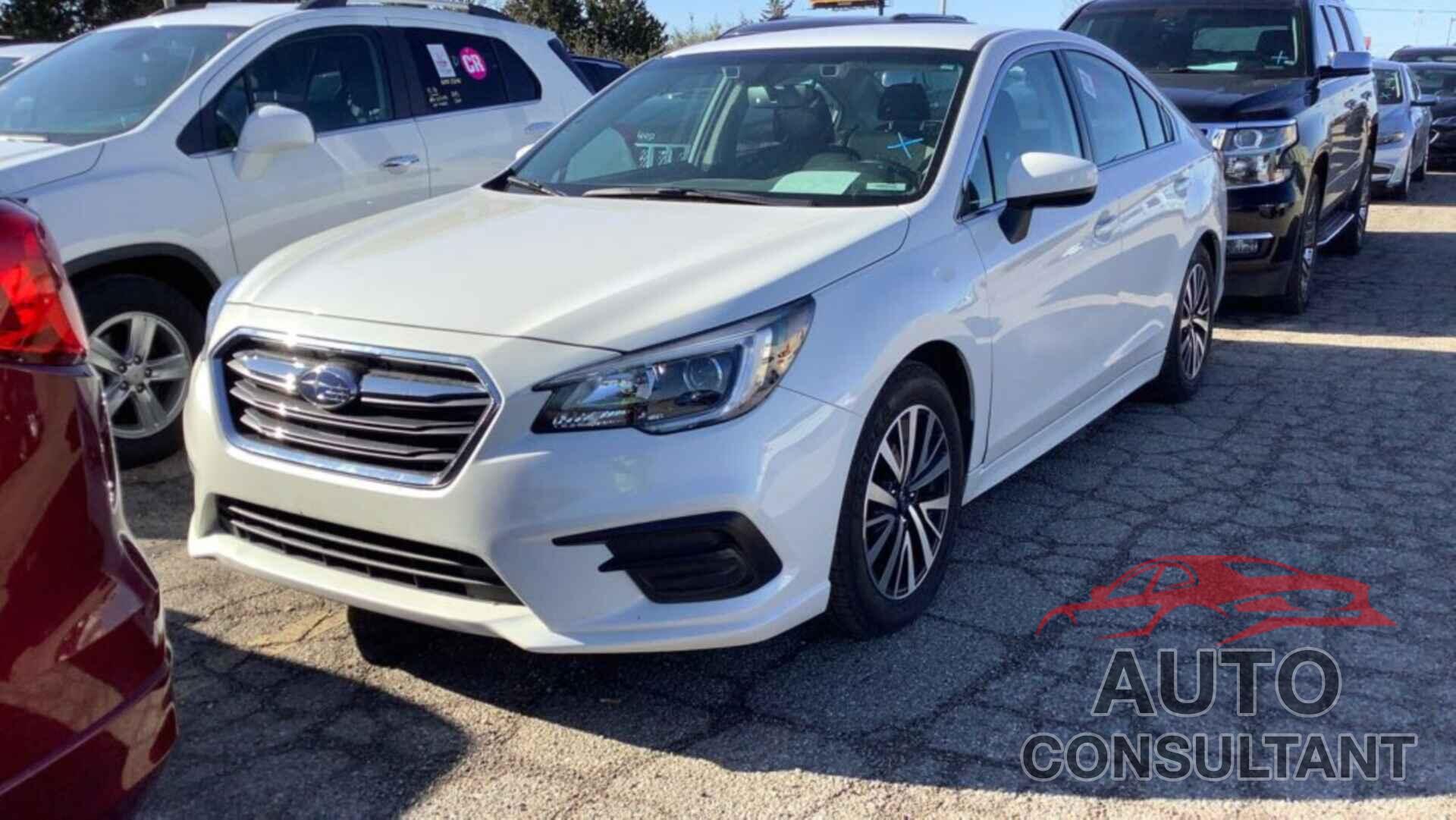SUBARU LEGACY 2019 - 4S3BNAF69K3039148