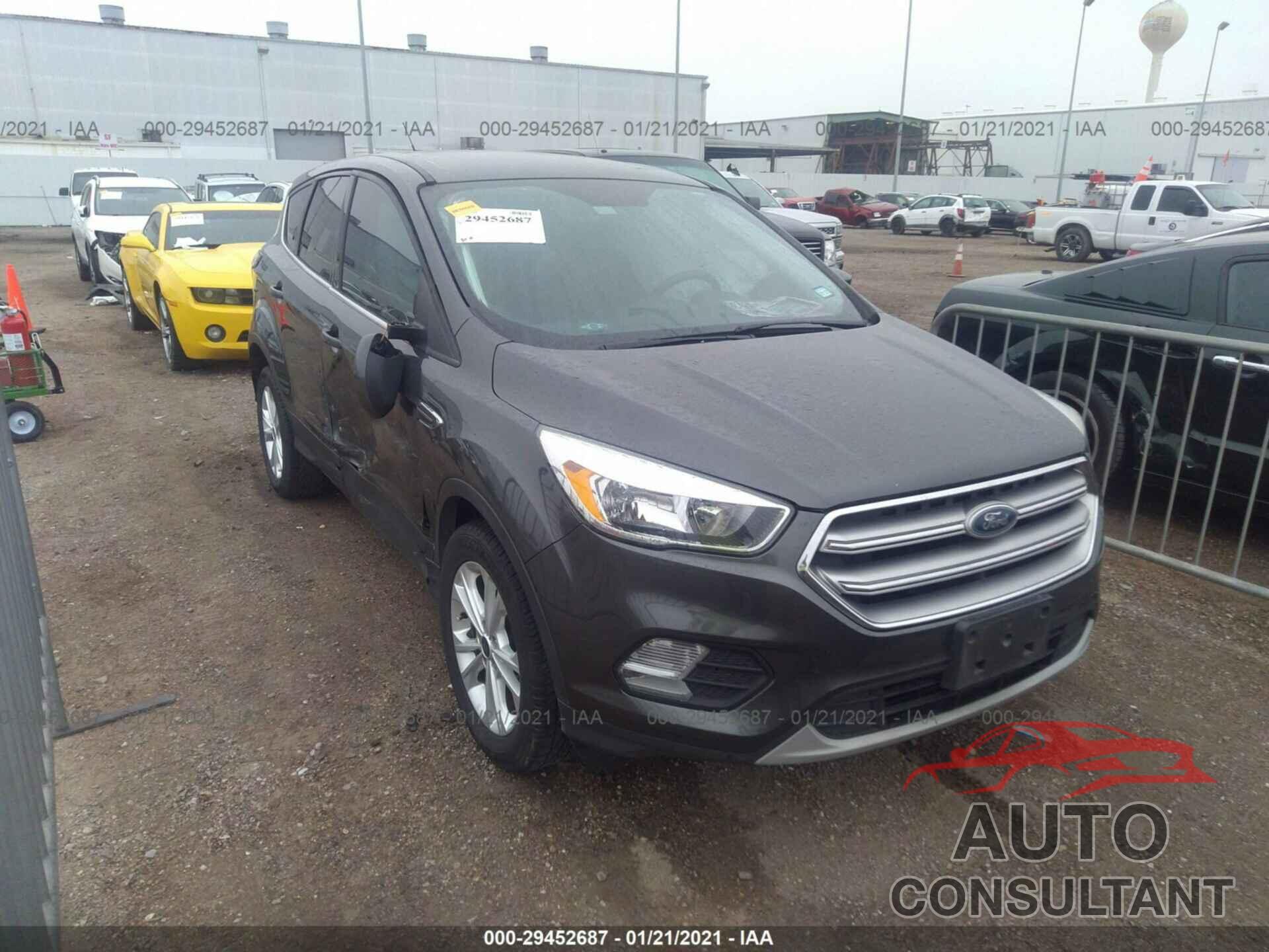 FORD ESCAPE 2017 - 1FMCU0GD9HUC24801