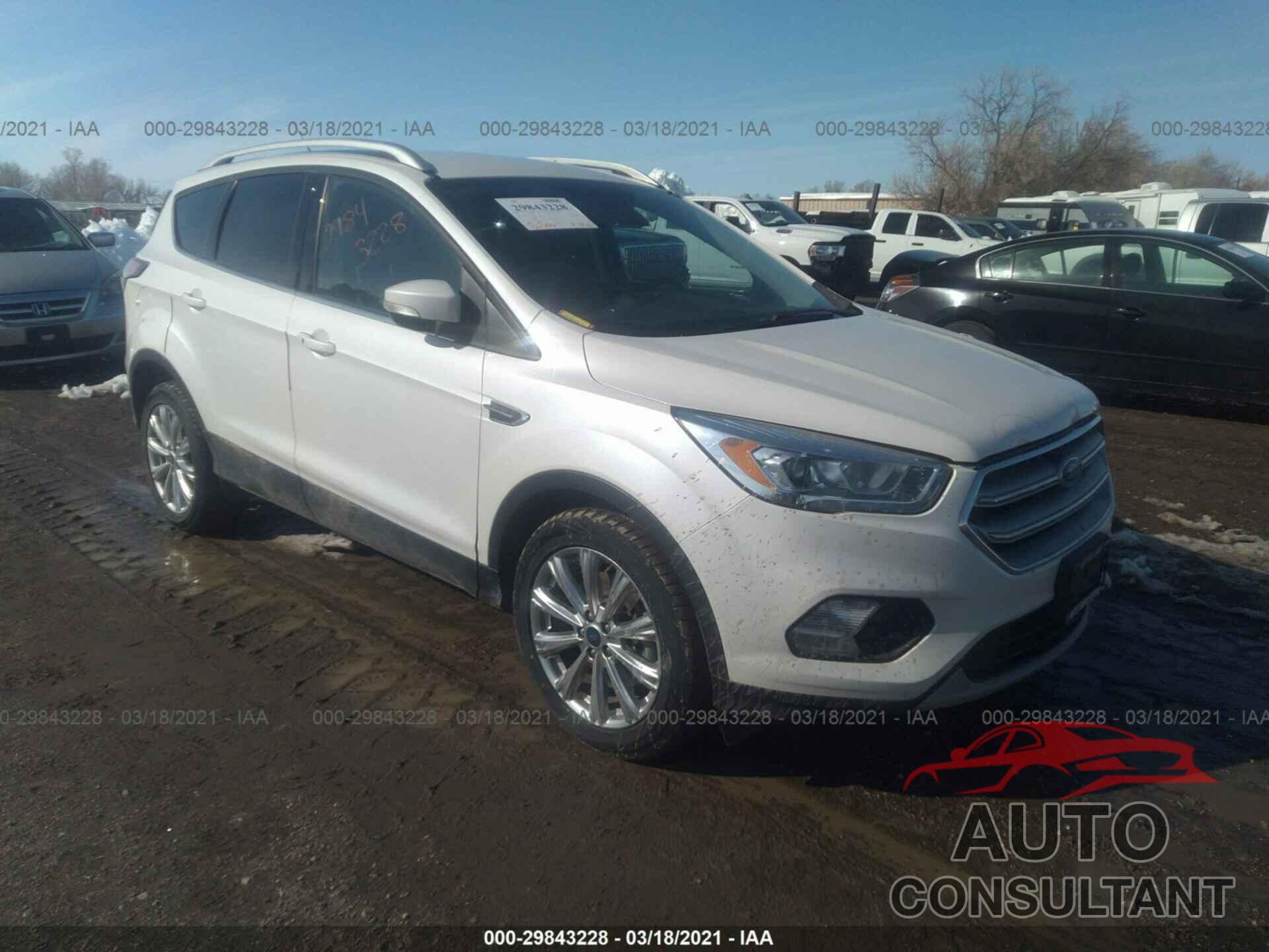 FORD ESCAPE 2017 - 1FMCU9J95HUB03997