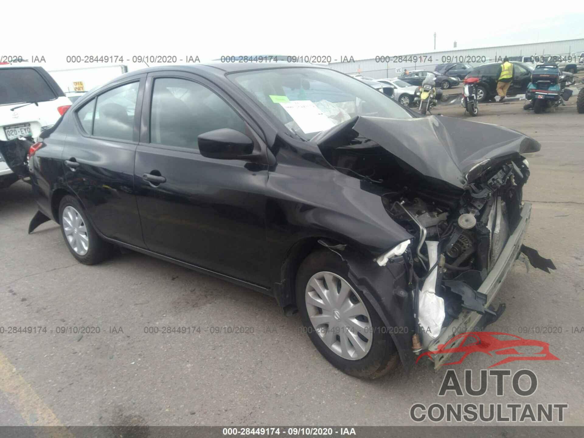 NISSAN VERSA 2018 - 3N1CN7APXJL800945