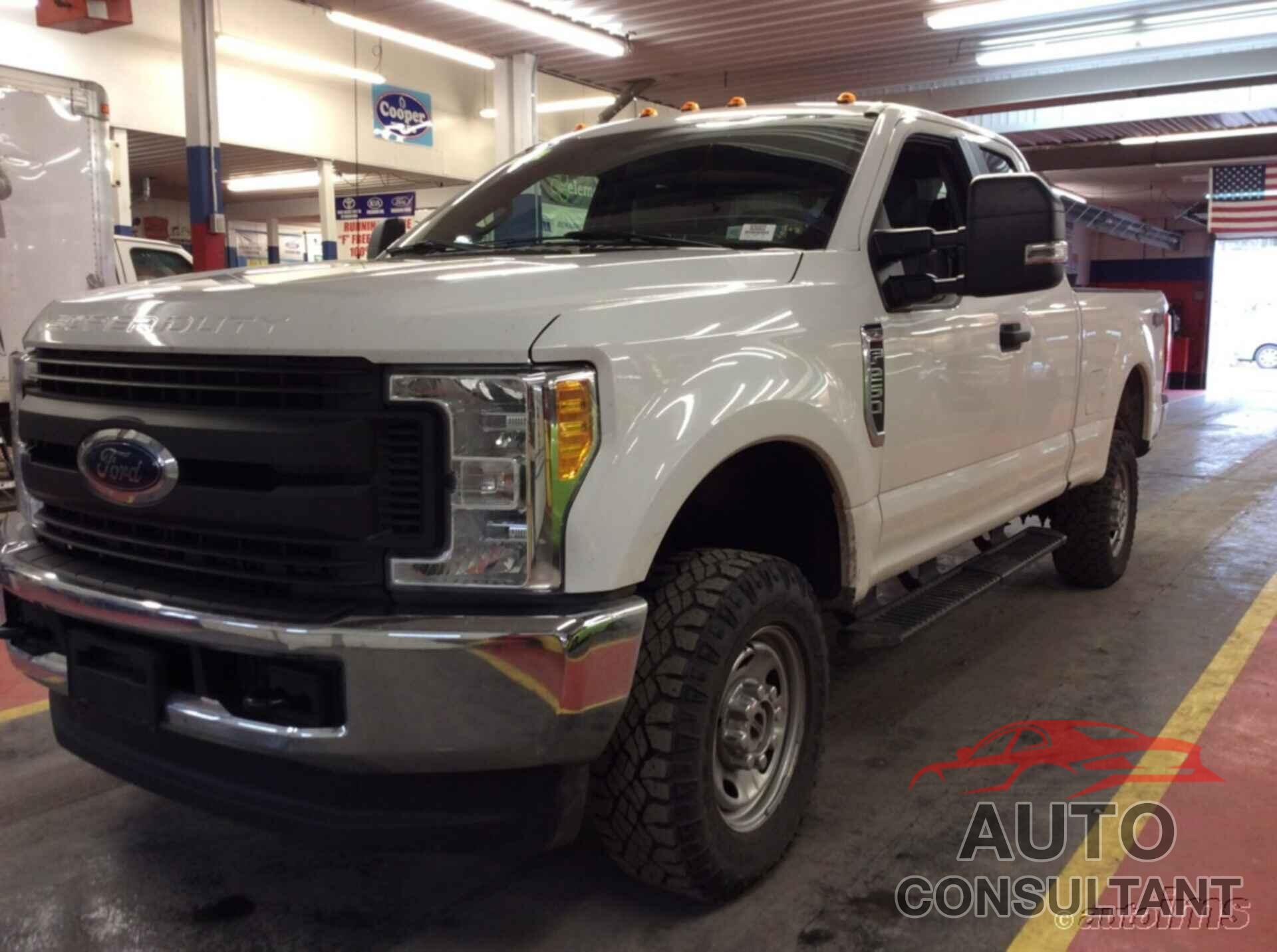 FORD SUPER DUTY F-250 SRW 2017 - 1FT7X2B65HEC17873