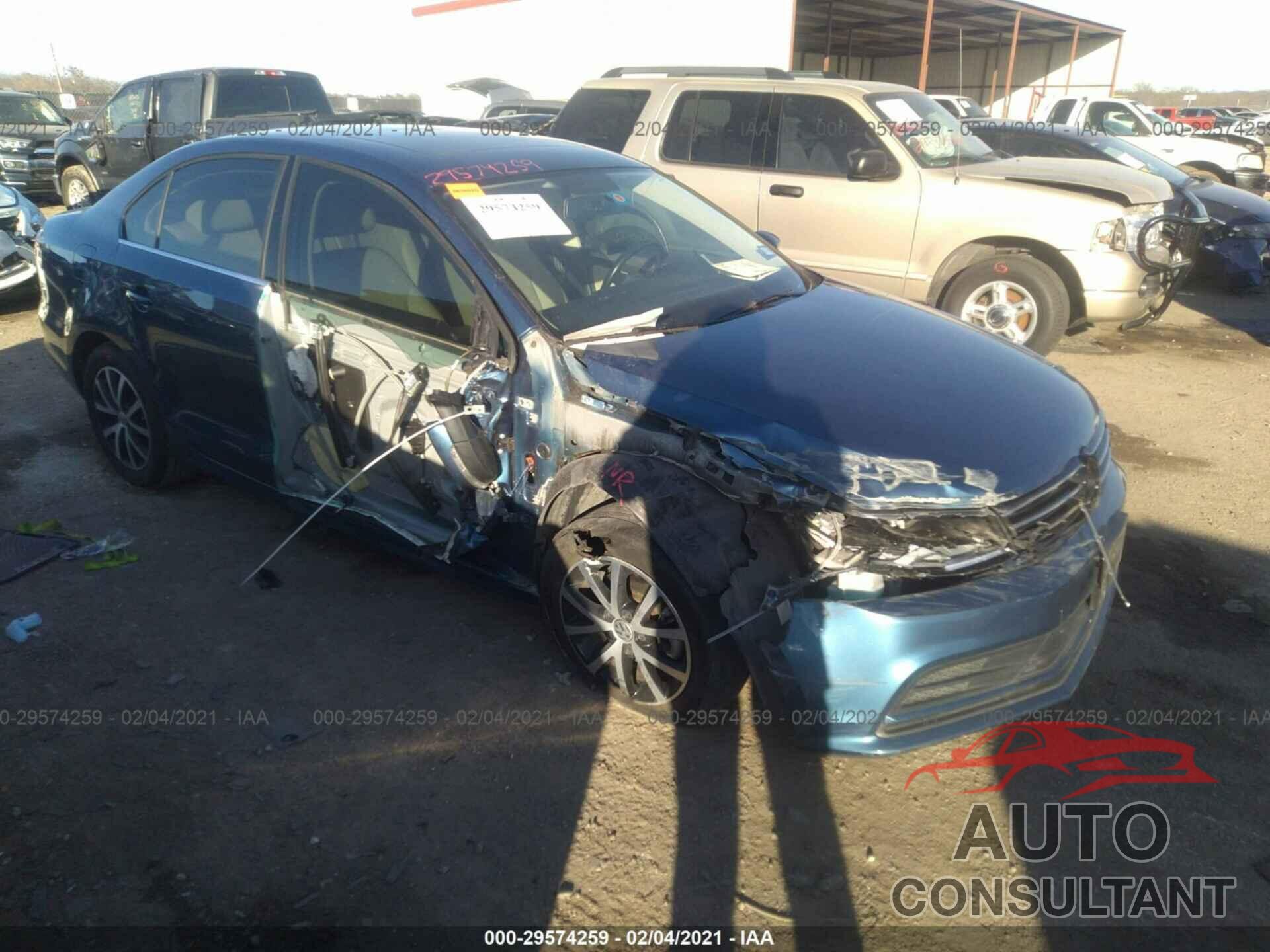 VOLKSWAGEN JETTA 2018 - 3VWDB7AJ9JM259254