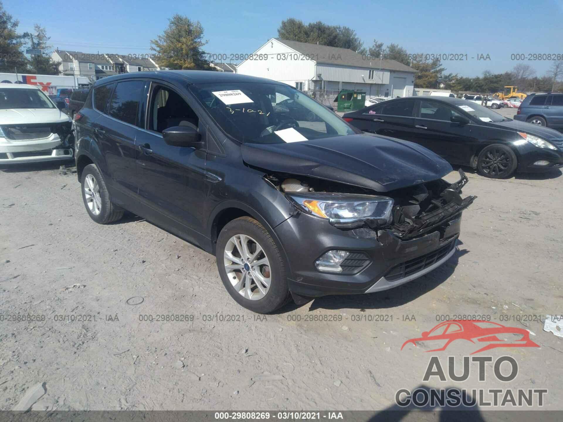 FORD ESCAPE 2017 - 1FMCU0GD7HUE42431