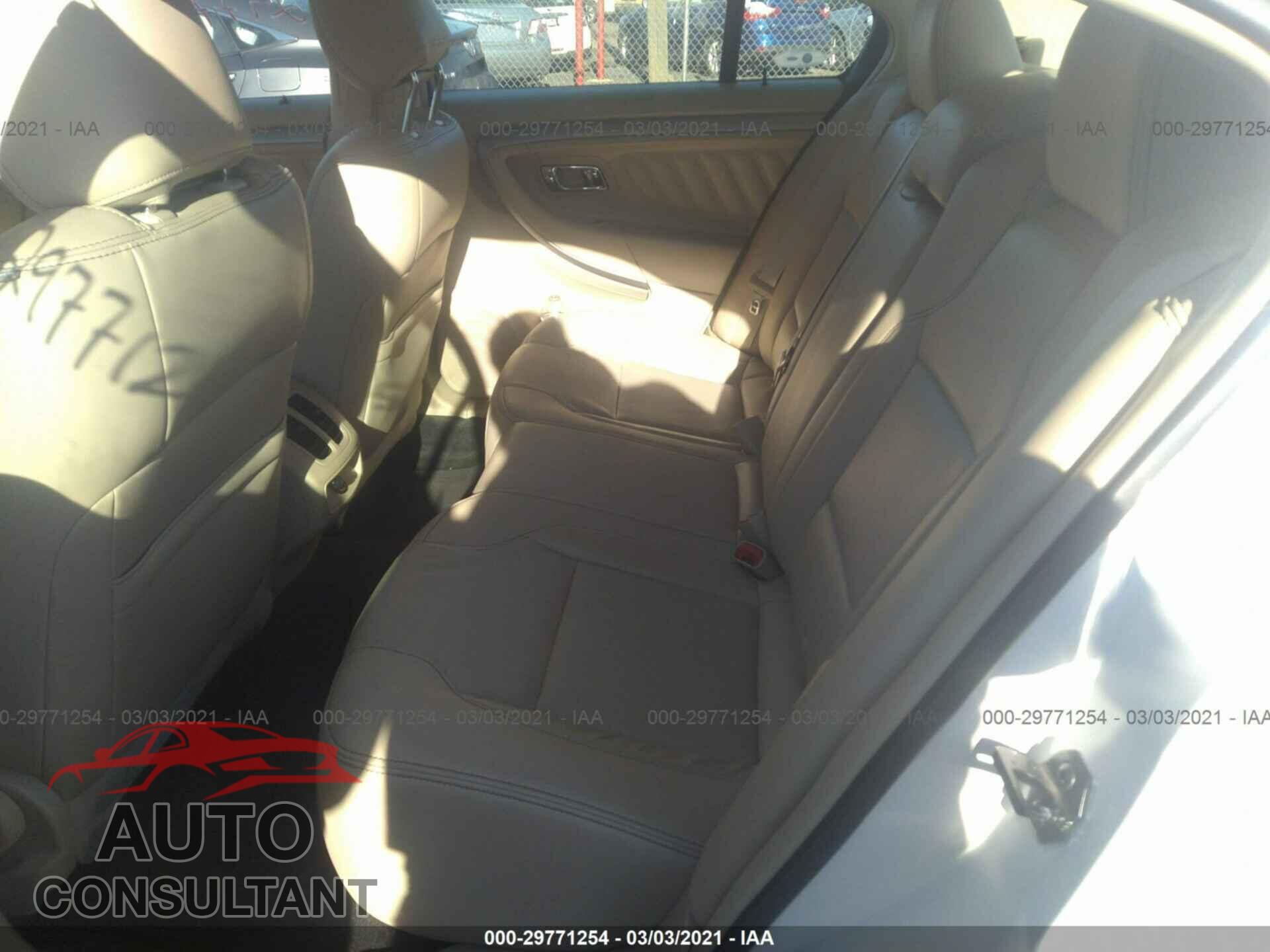 FORD TAURUS 2018 - 1FAHP2E85JG122957