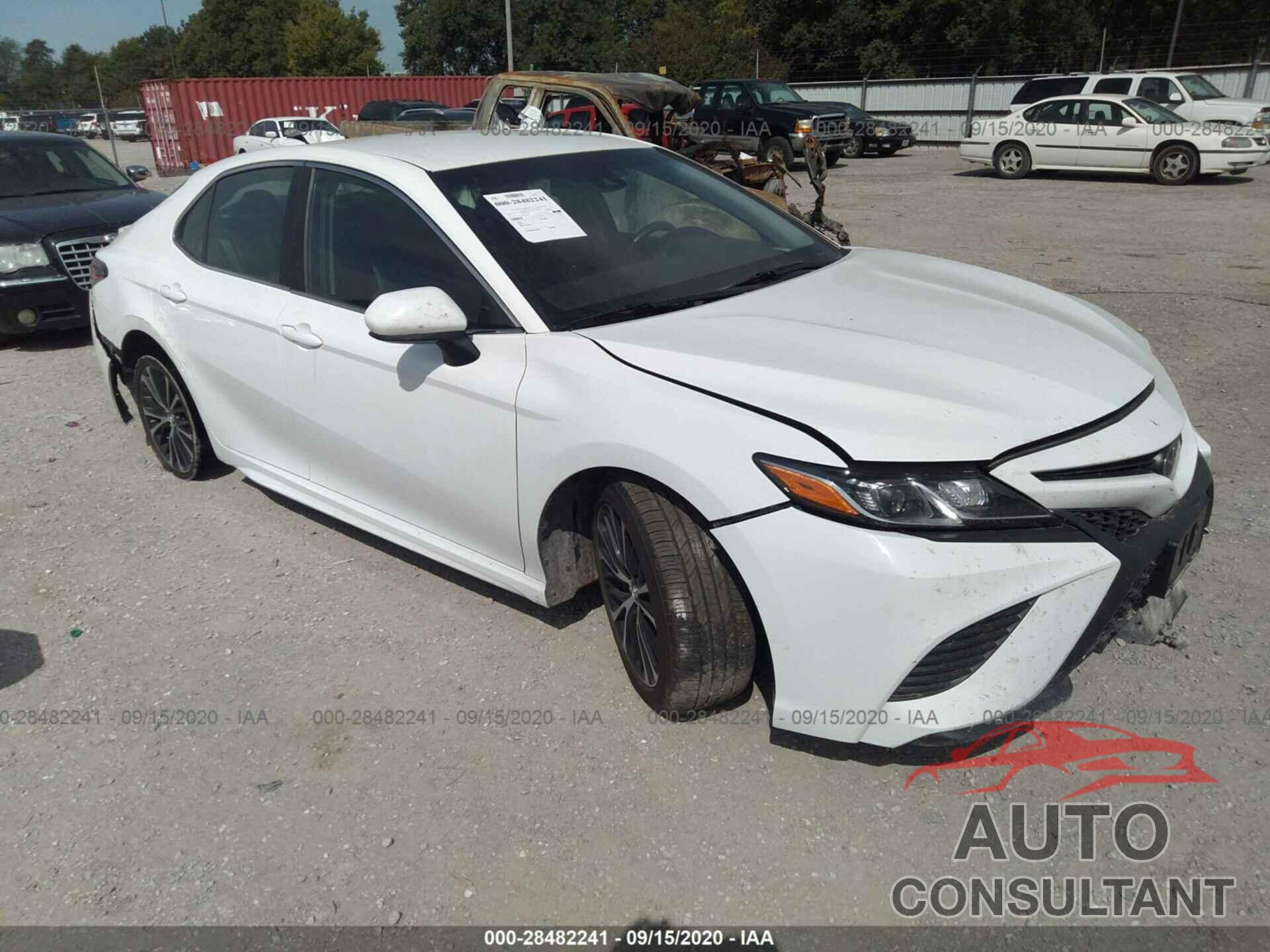 TOYOTA CAMRY 2018 - 4T1B11HK2JU526198