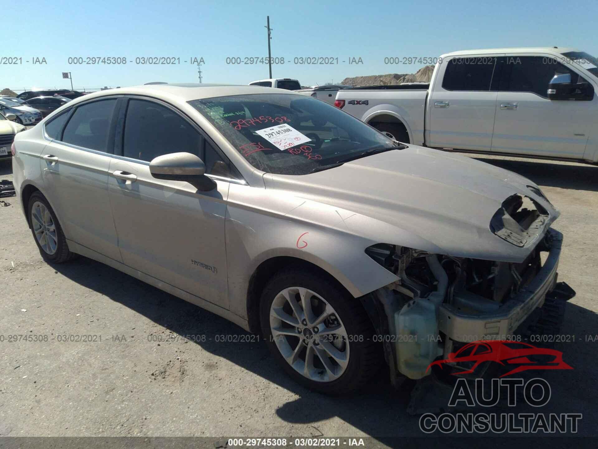 FORD FUSION HYBRID 2019 - 3FA6P0LU1KR221569