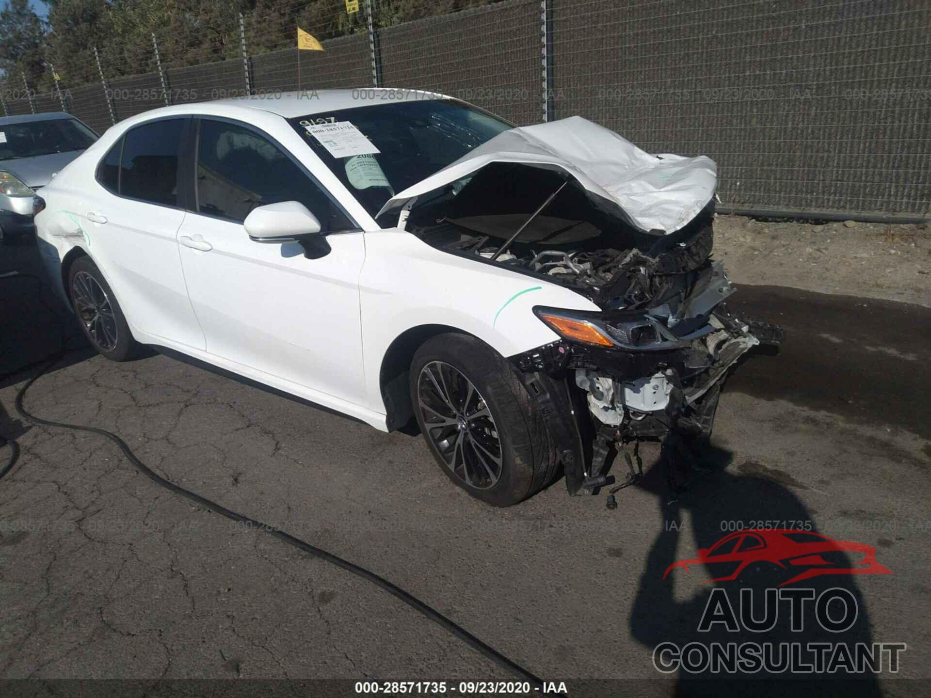 TOYOTA CAMRY 2018 - 4T1B11HK5JU552326