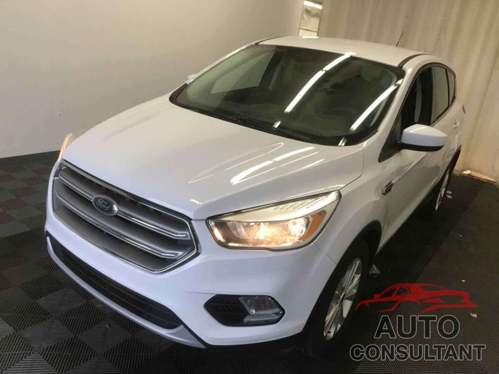 FORD ESCAPE 2017 - 1FMCU0GD6HUC98757