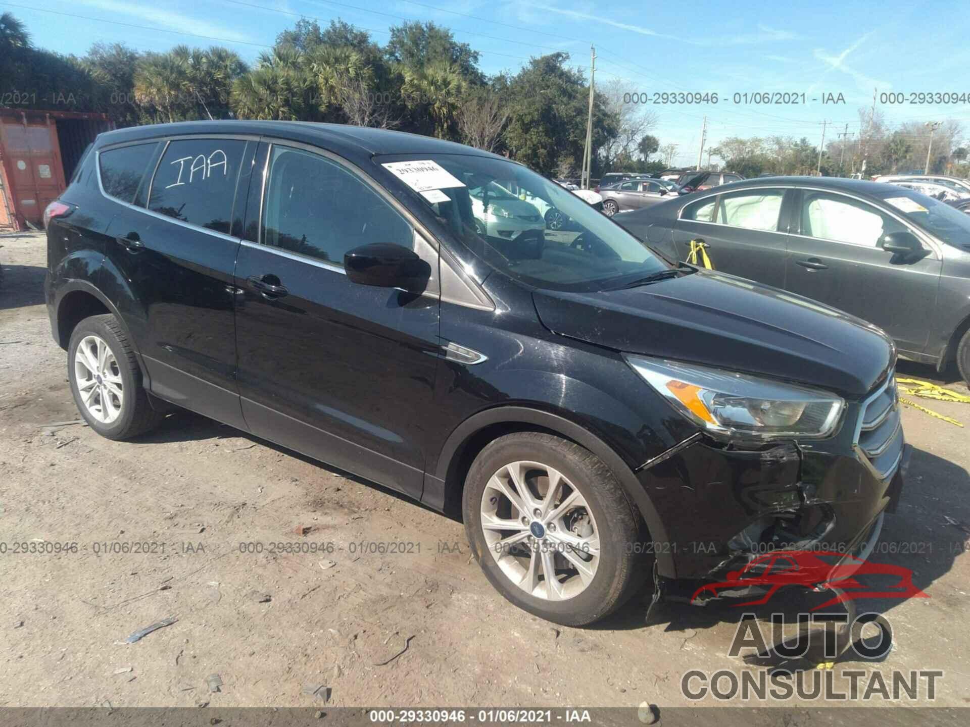 FORD ESCAPE 2017 - 1FMCU9GD3HUE39417