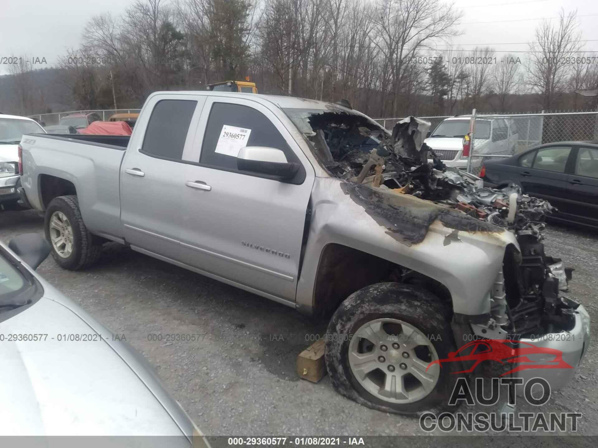 CHEVROLET SILVERADO 1500 2017 - 1GCVKREC6HZ102840