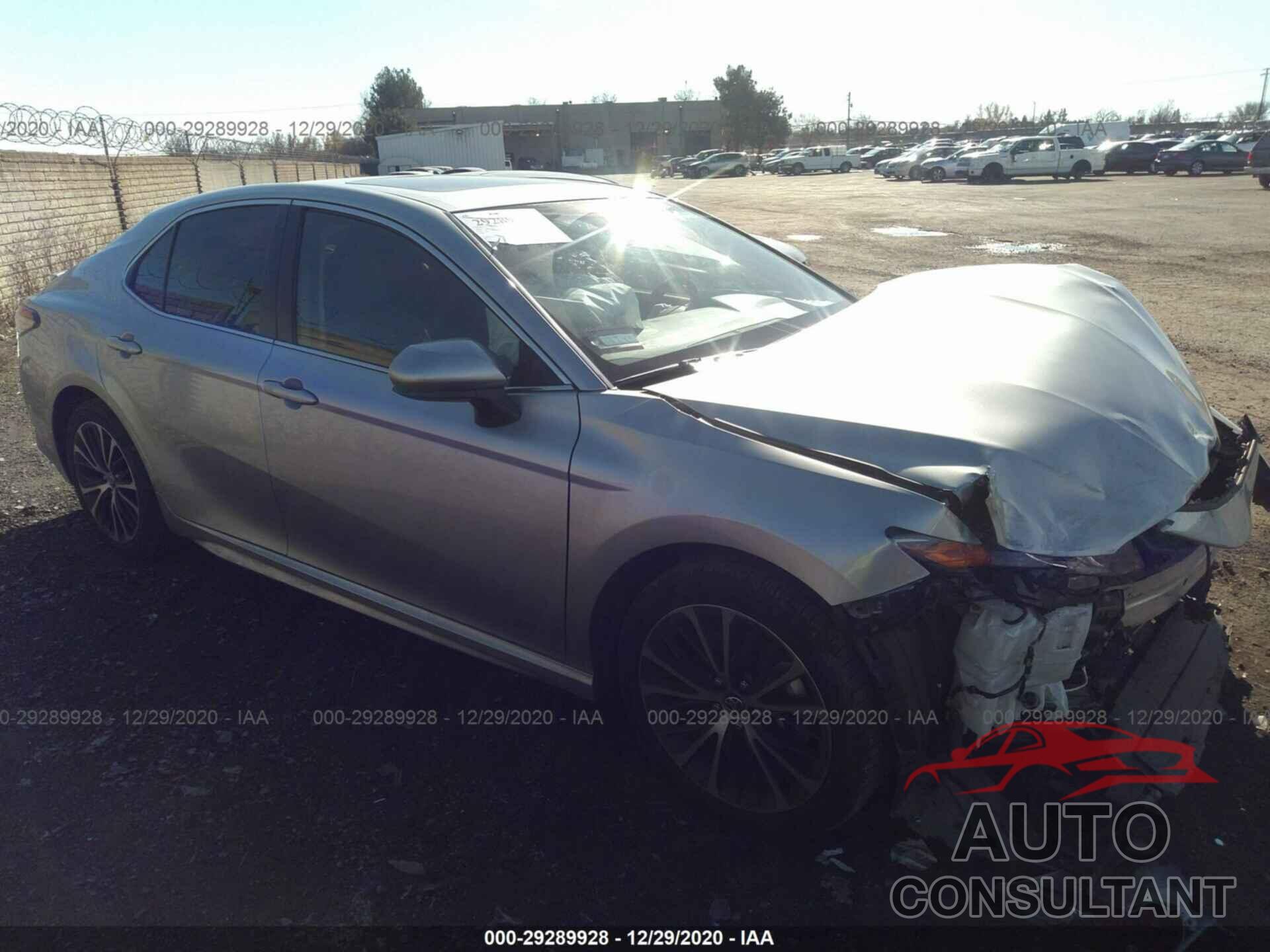 TOYOTA CAMRY 2018 - JTNB11HK4J3032379