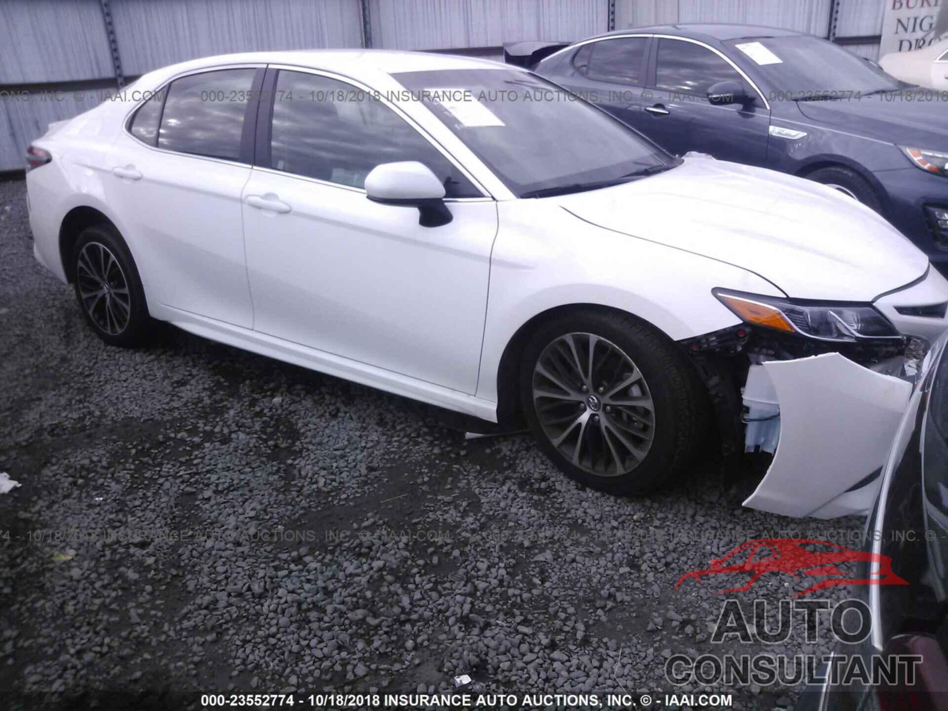 Toyota Camry 2018 - 4T1B11HK5JU036936