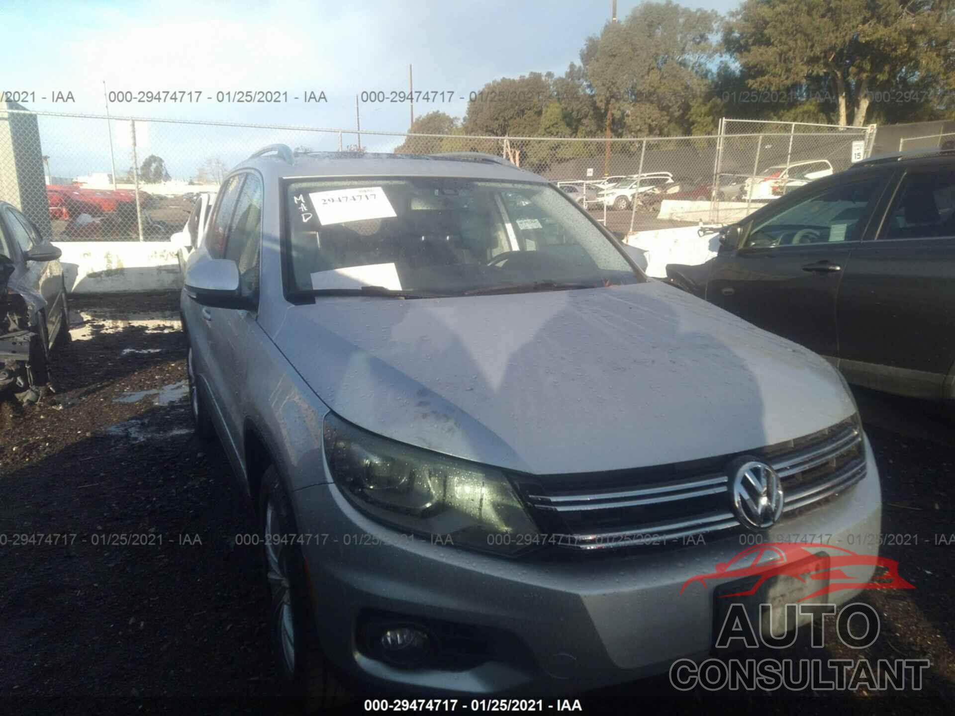 VOLKSWAGEN TIGUAN 2016 - WVGAV7AX8GW577422