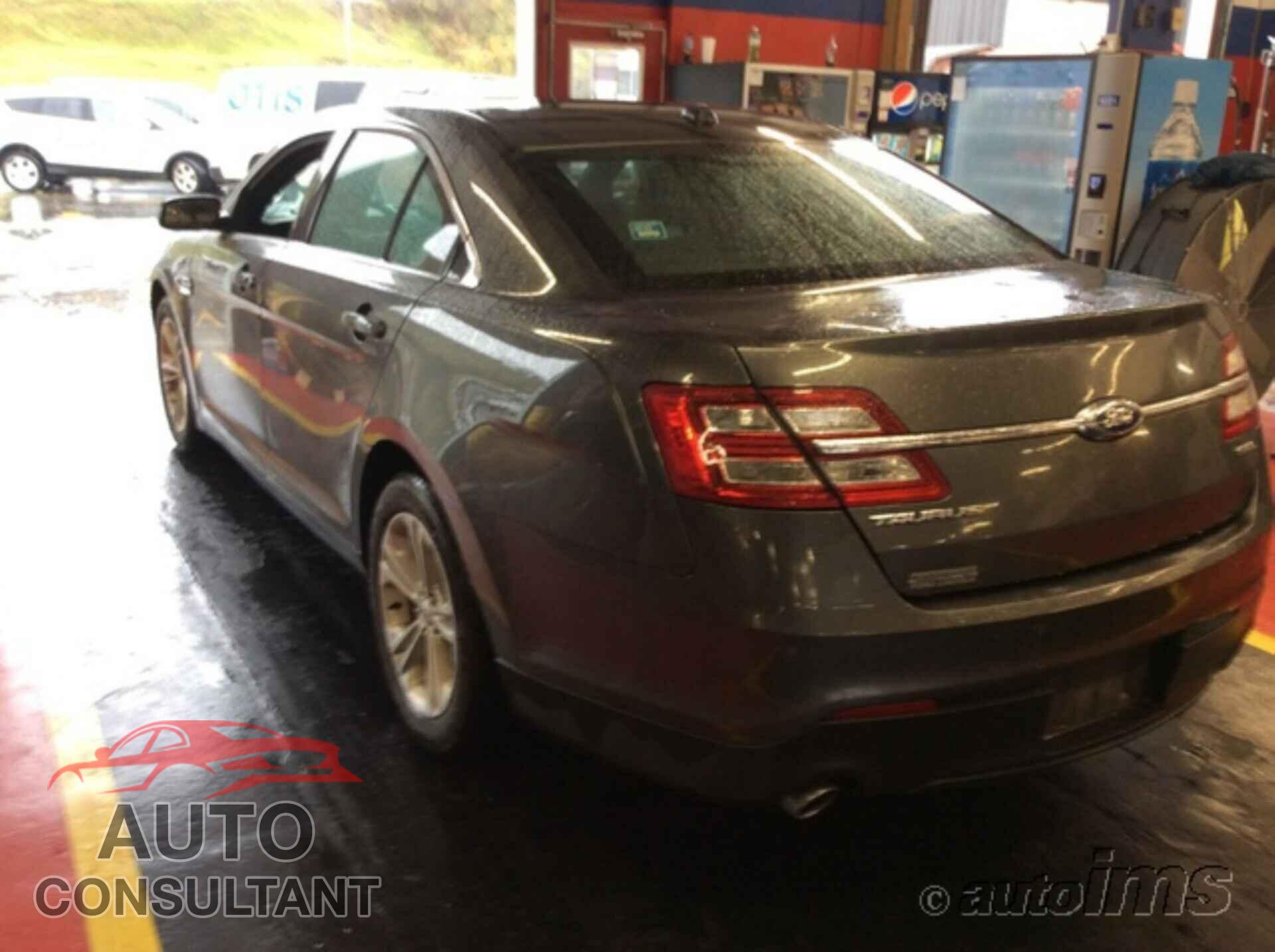 FORD TAURUS 2018 - 1FAHP2E86JG120408