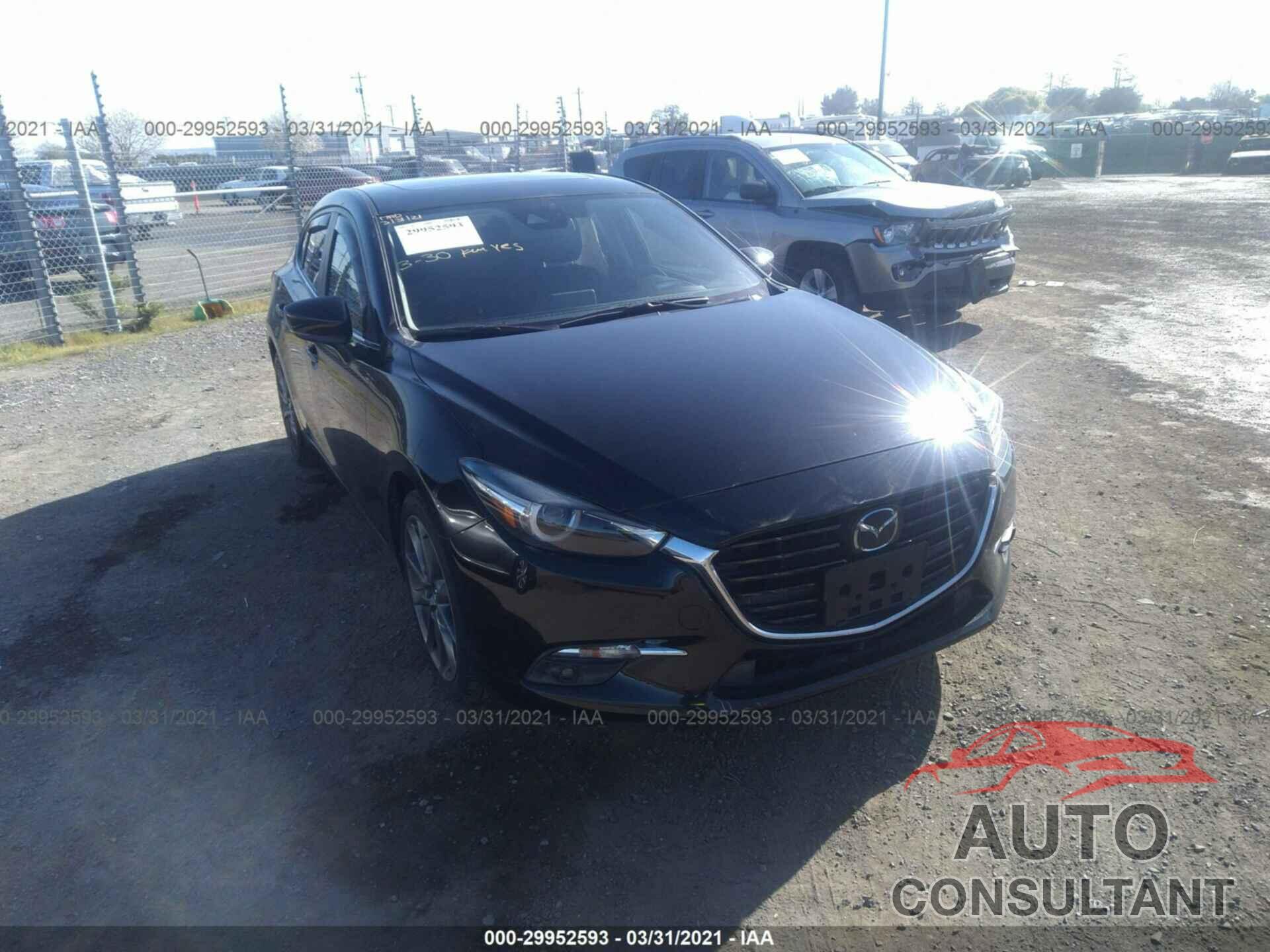 MAZDA MAZDA3 5-DOOR 2018 - 3MZBN1M34JM184715