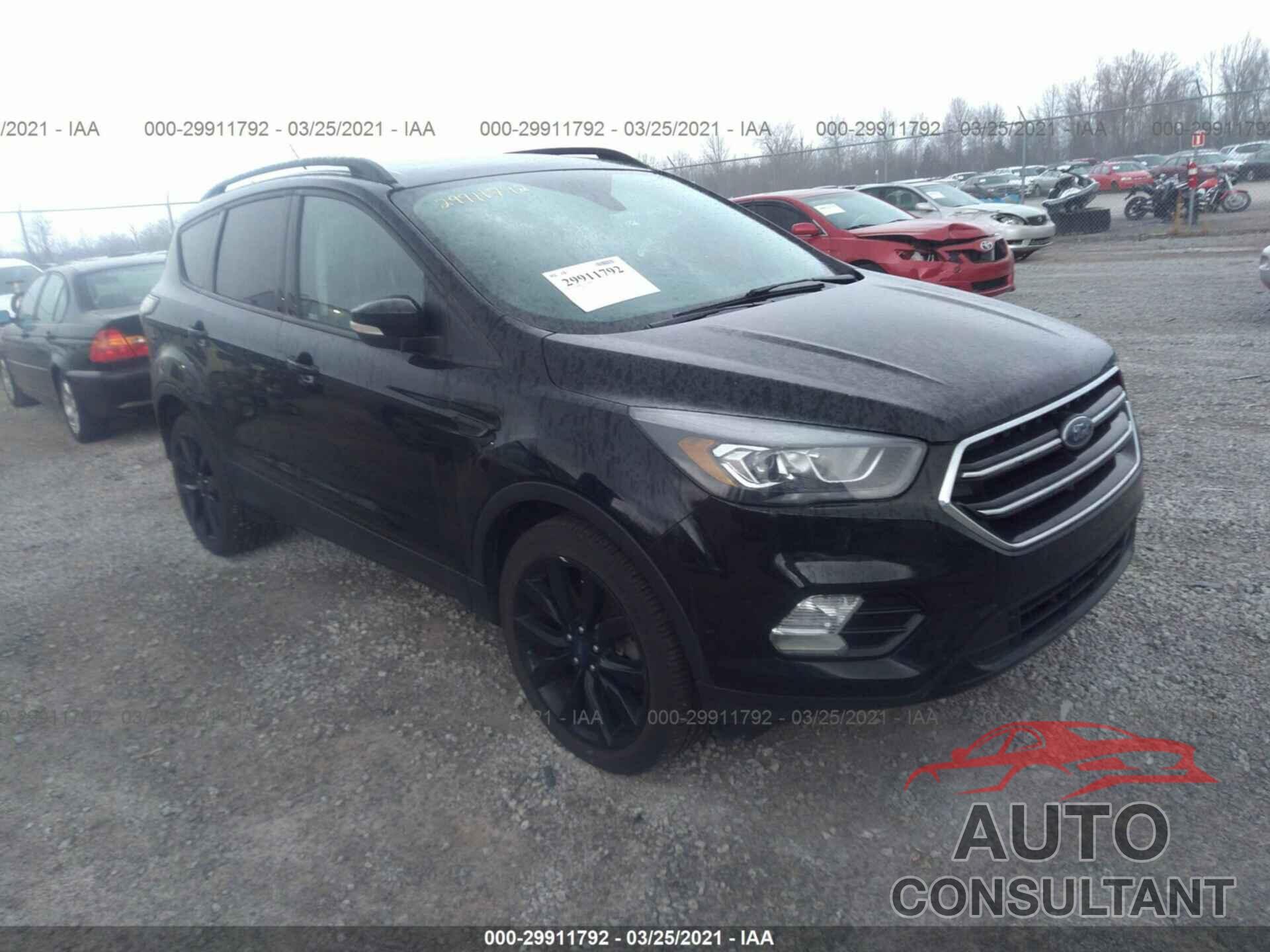 FORD ESCAPE 2017 - 1FMCU9J9XHUA12143