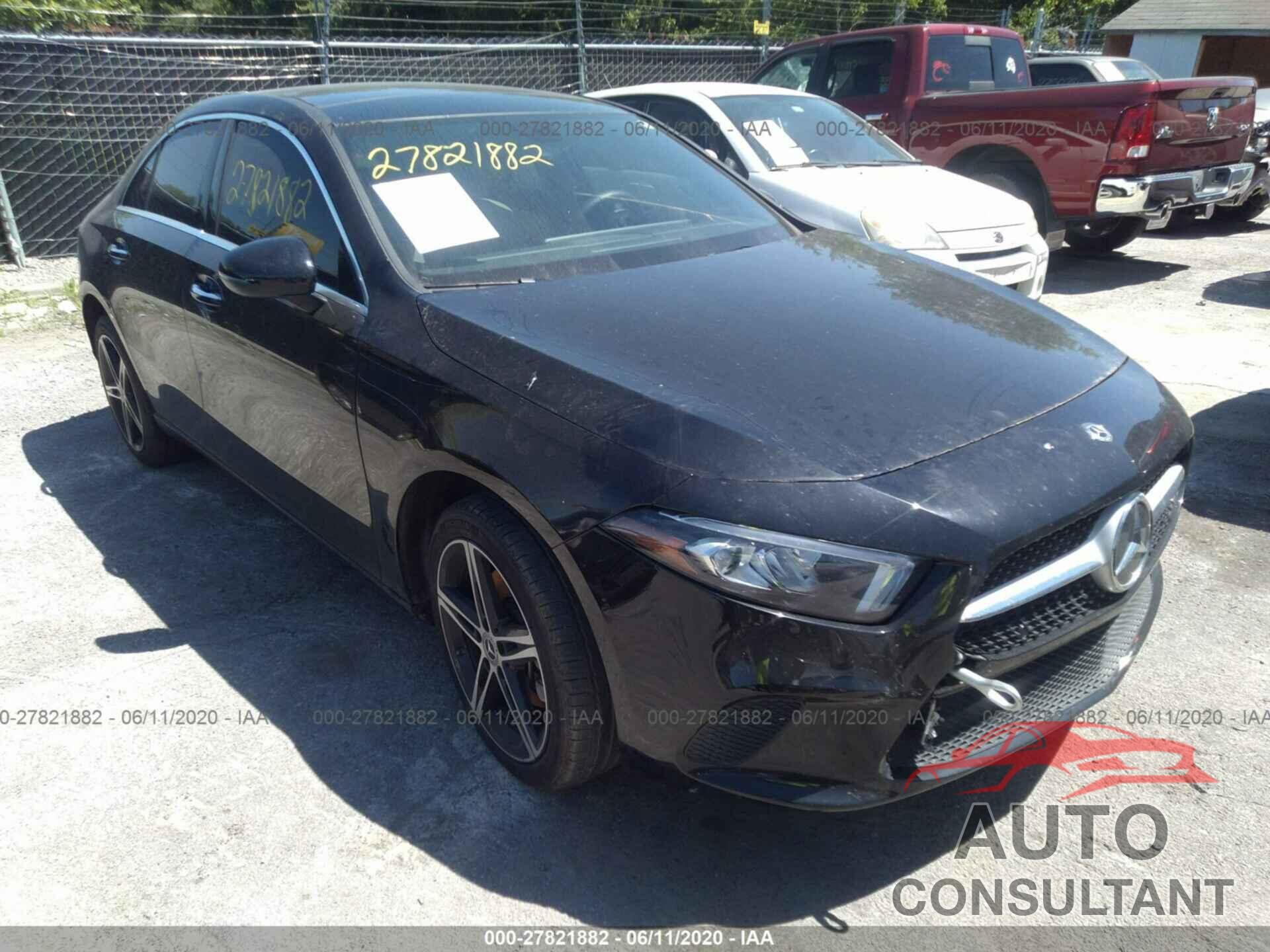 MERCEDES-BENZ A 2019 - WDD3G4FB9KW020536