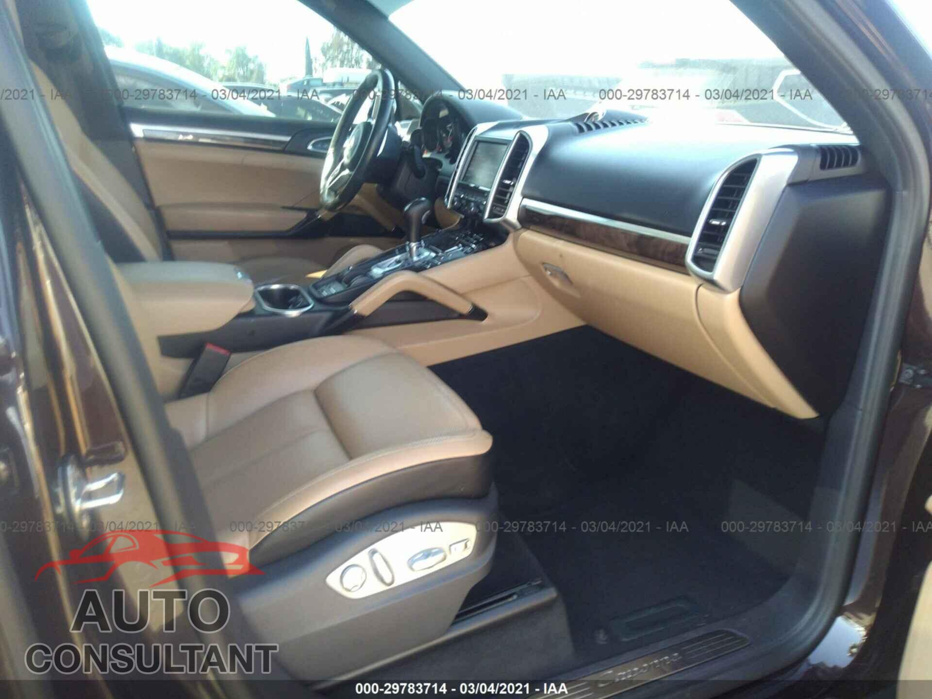 PORSCHE CAYENNE 2016 - WP1AA2A27GKA13595