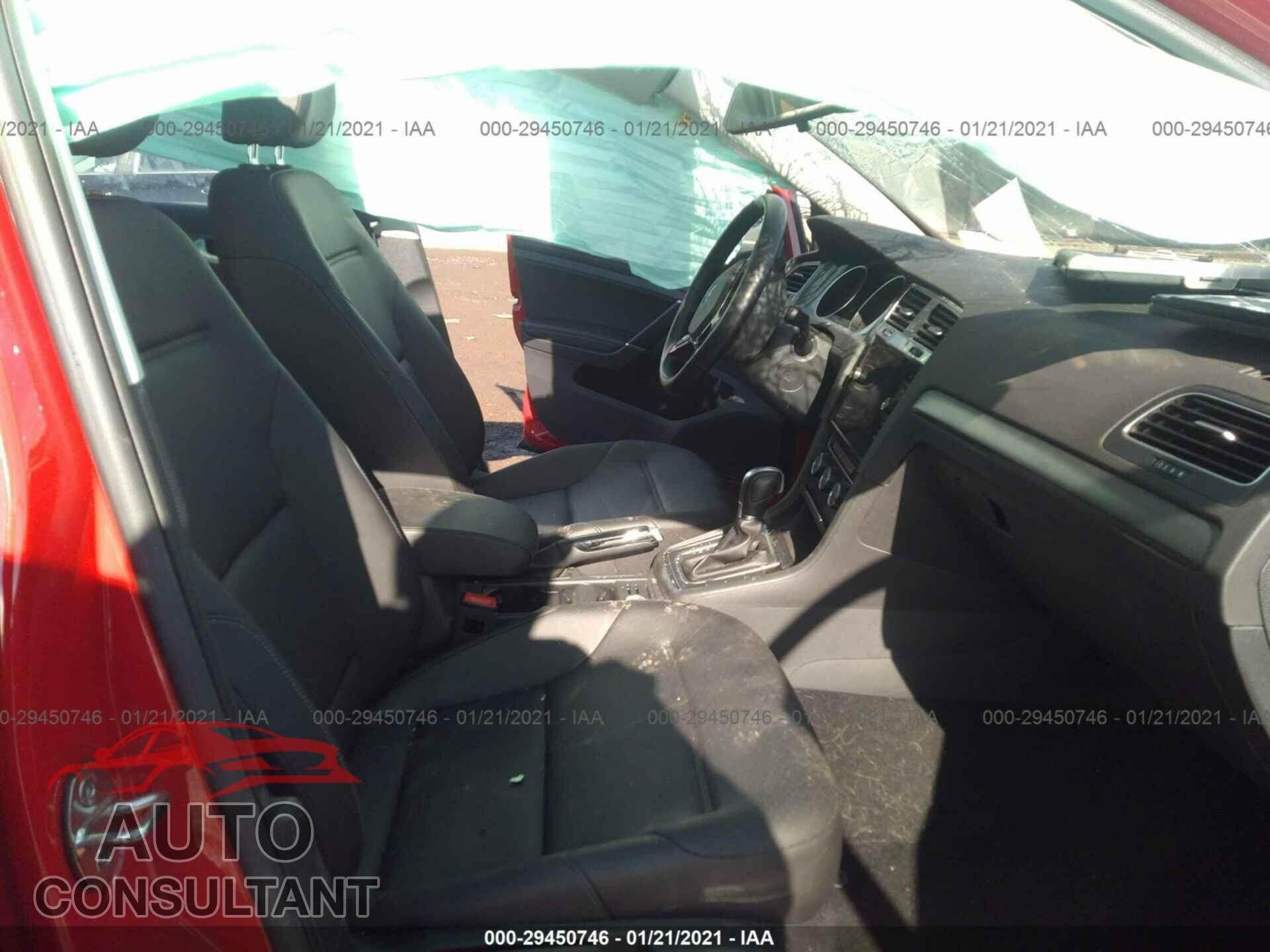 VOLKSWAGEN GOLF 2018 - 3VWG17AUXJM253473