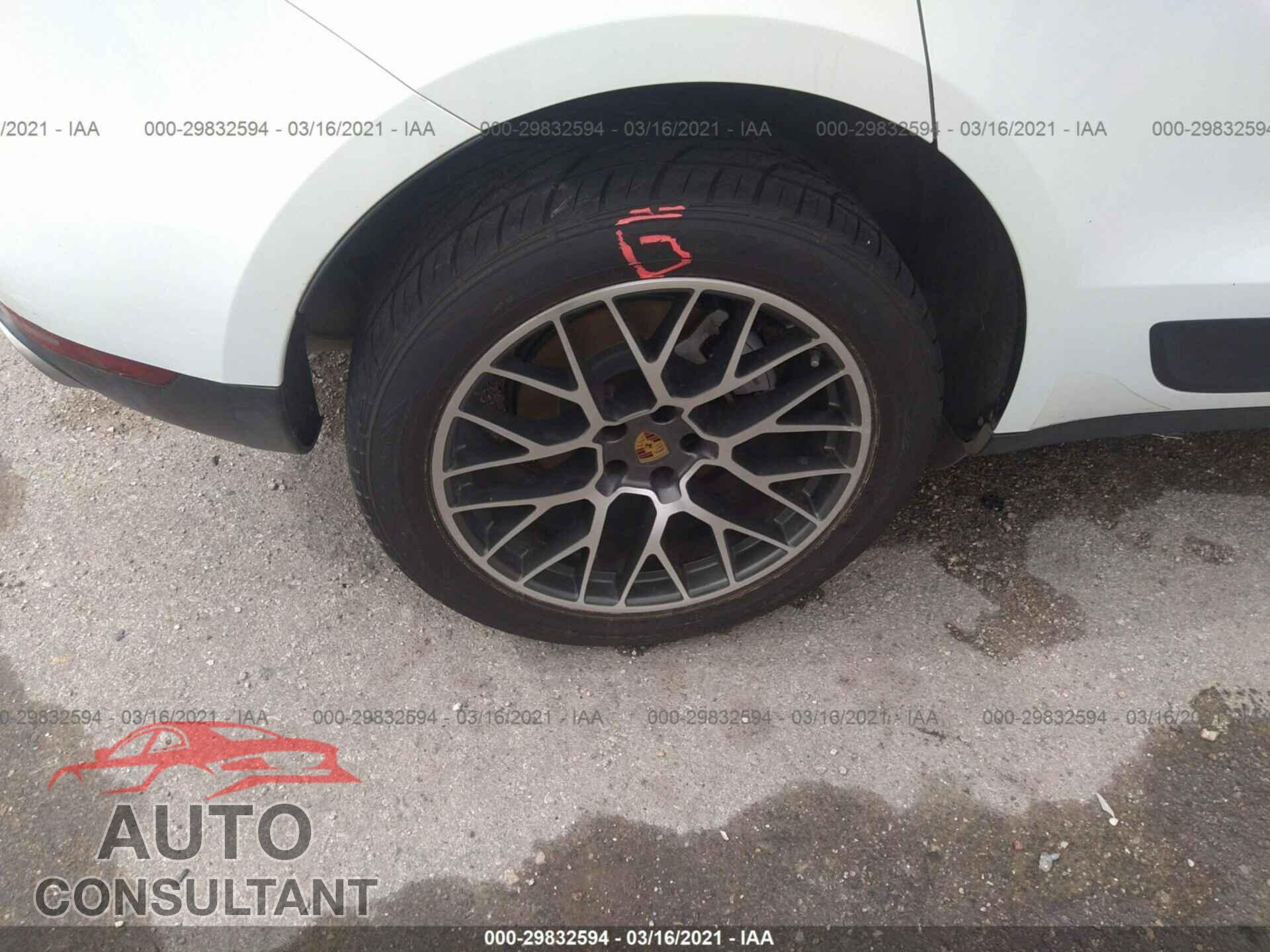 PORSCHE MACAN 2018 - WP1AB2A56JLB36412