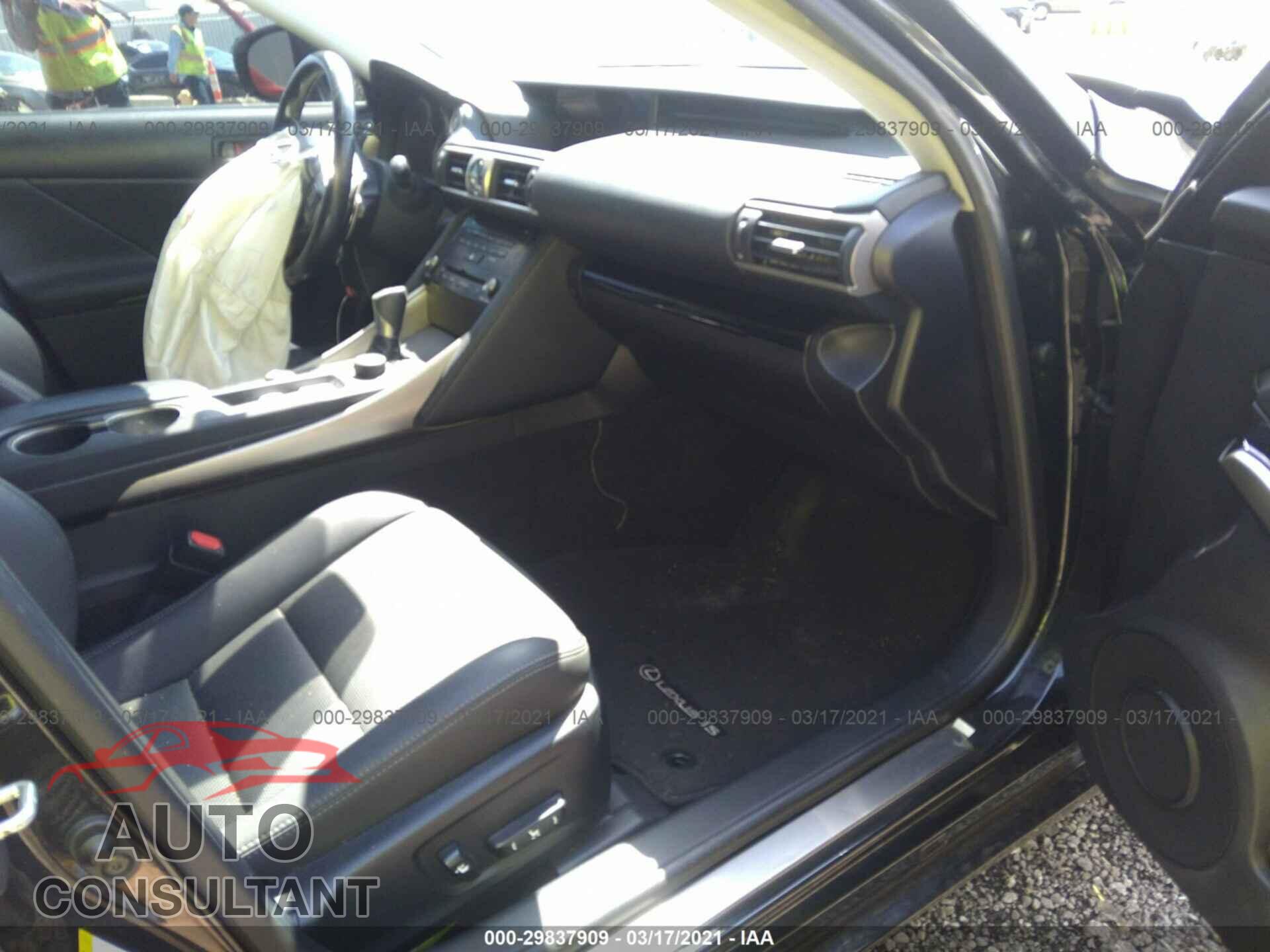 LEXUS IS 2017 - JTHBA1D21H5052029