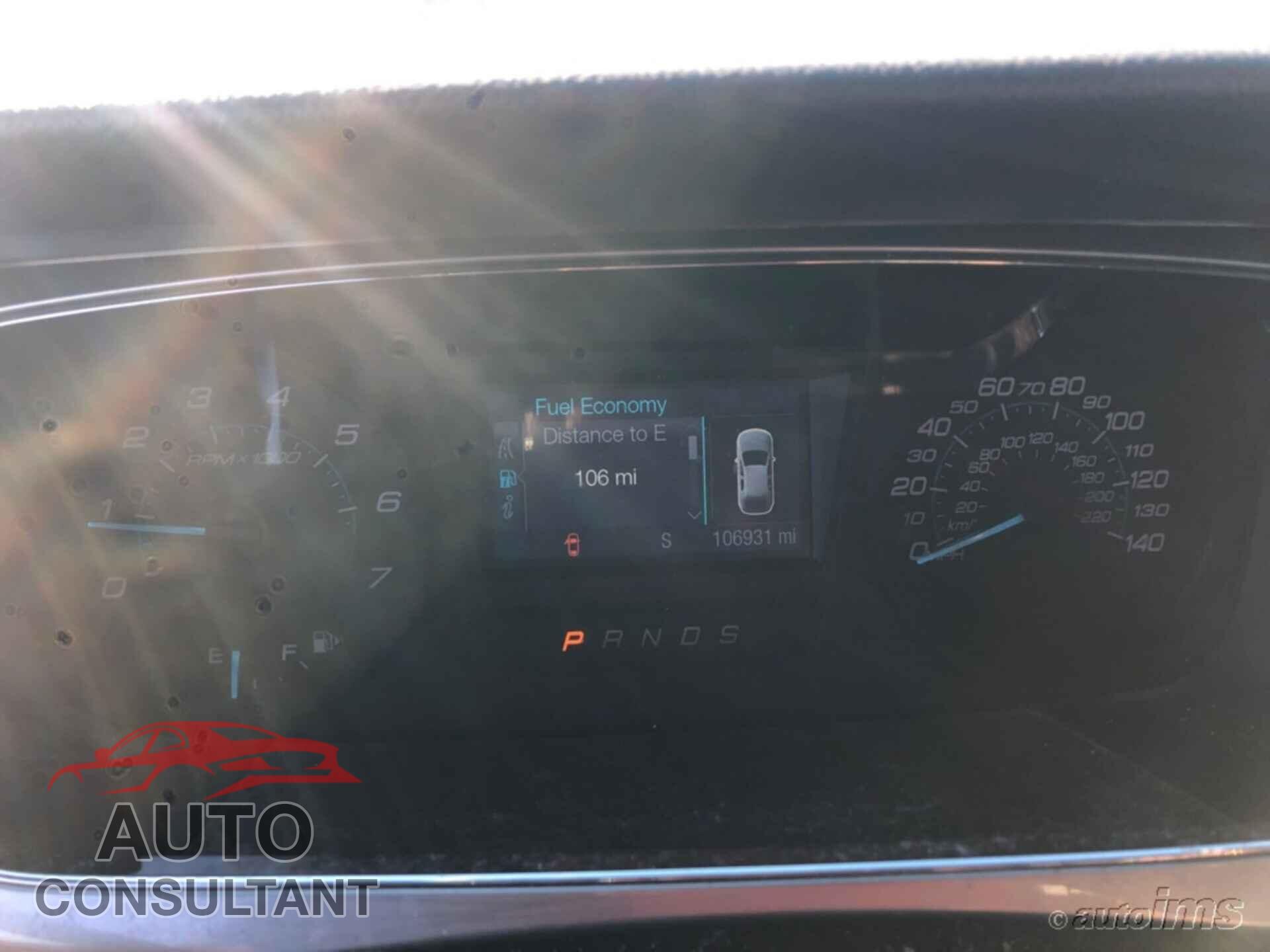 FORD TAURUS 2018 - 1FAHP2E80JG124020