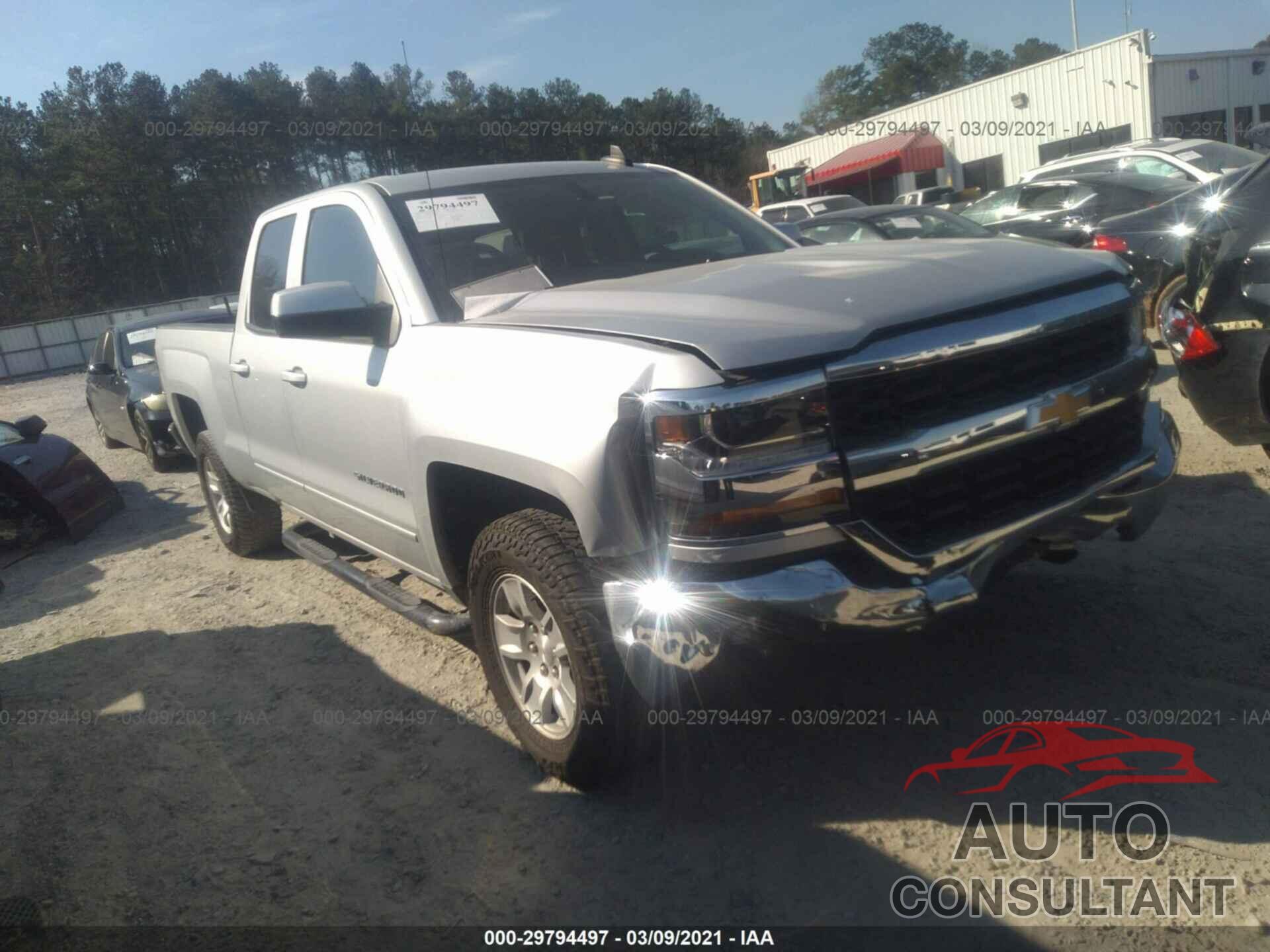 CHEVROLET SILVERADO 1500 2018 - 1GCRCREC7JZ138749