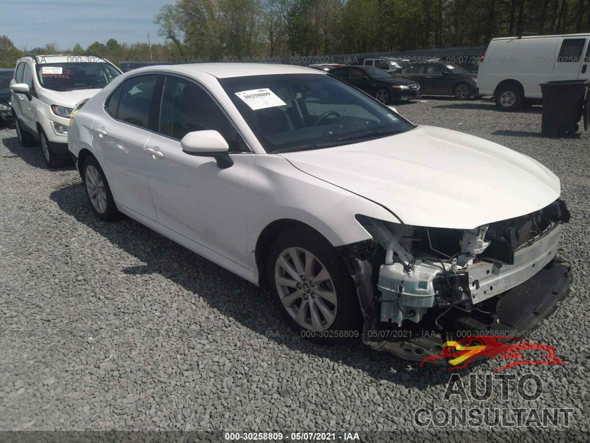 TOYOTA CAMRY 2018 - 4T1B11HK0JU664984
