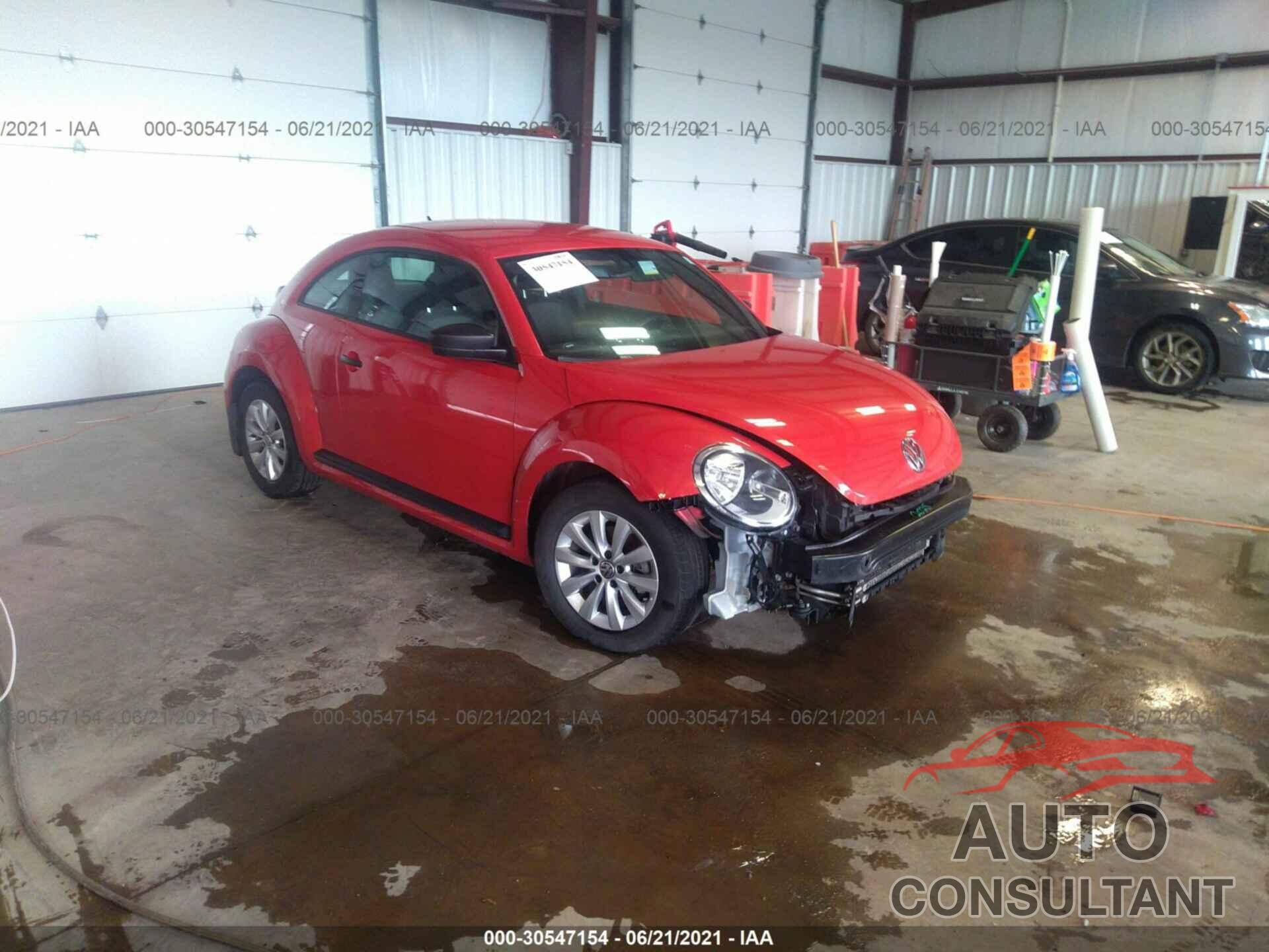 VOLKSWAGEN BEETLE 2017 - 3VWF17AT2HM616720