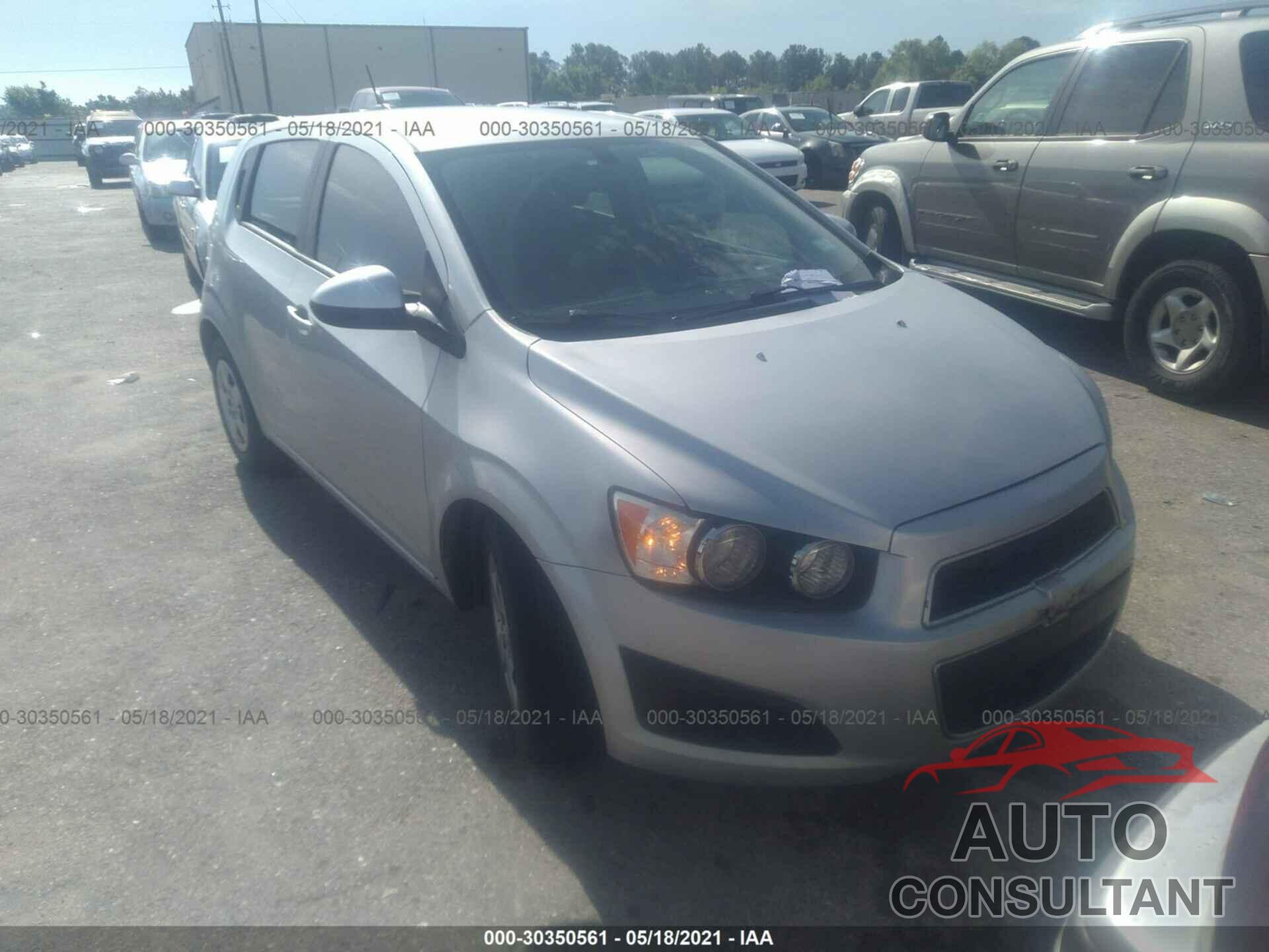 CHEVROLET SONIC 2016 - 1G1JA6SH3G4179363