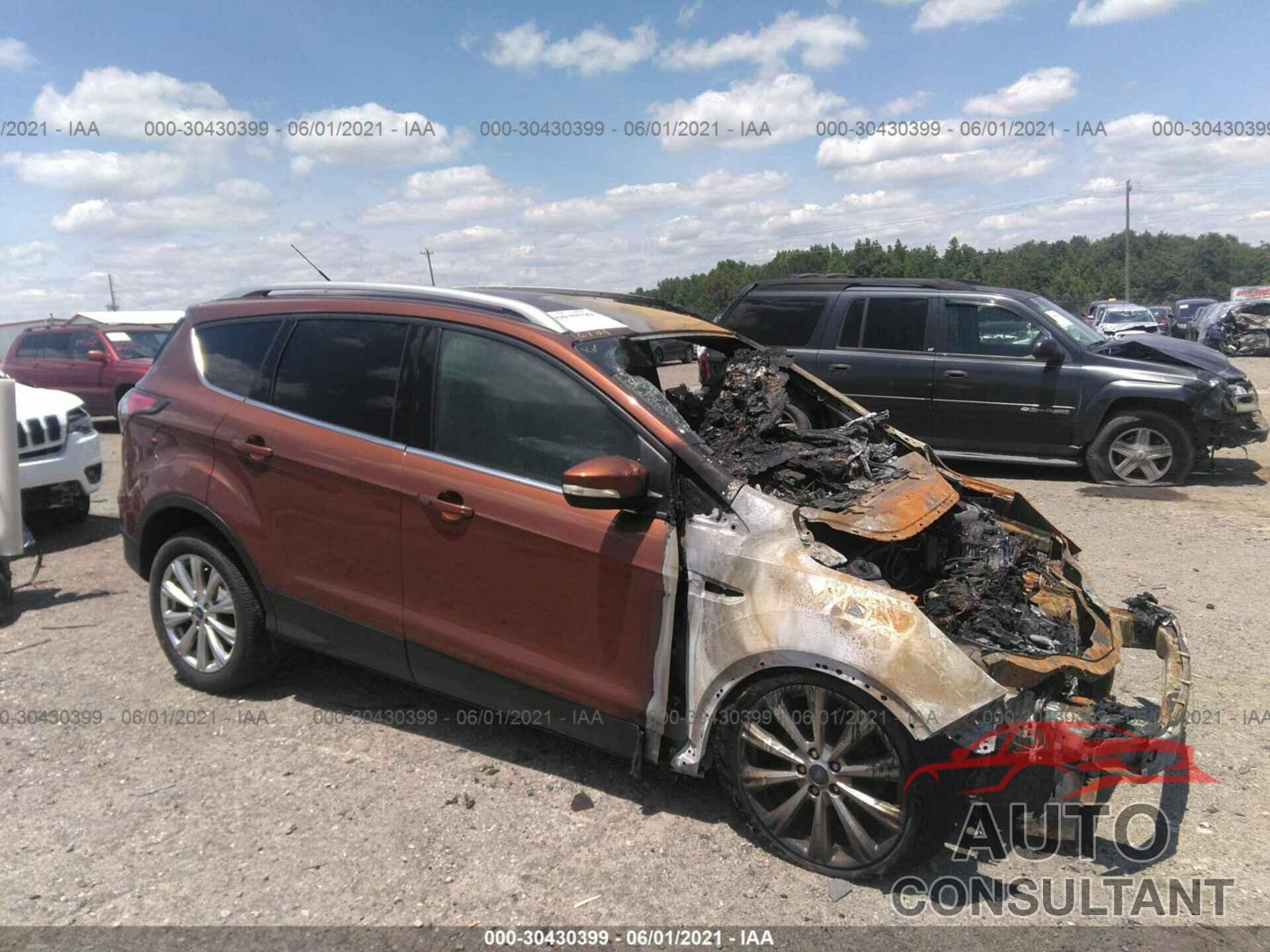 FORD ESCAPE 2017 - 1FMCU0JD7HUA16635