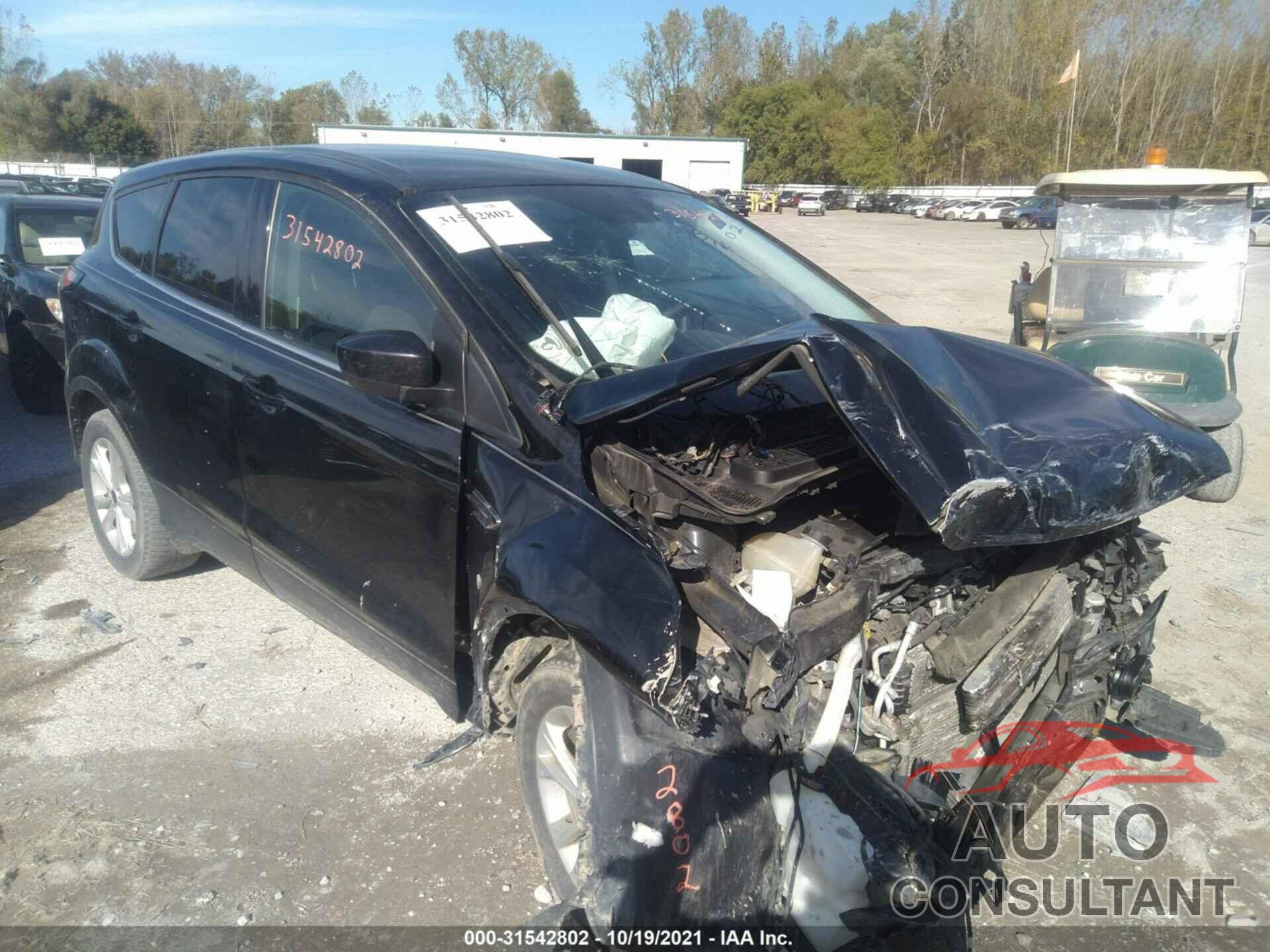FORD ESCAPE 2017 - 1FMCU0GD2HUB88319