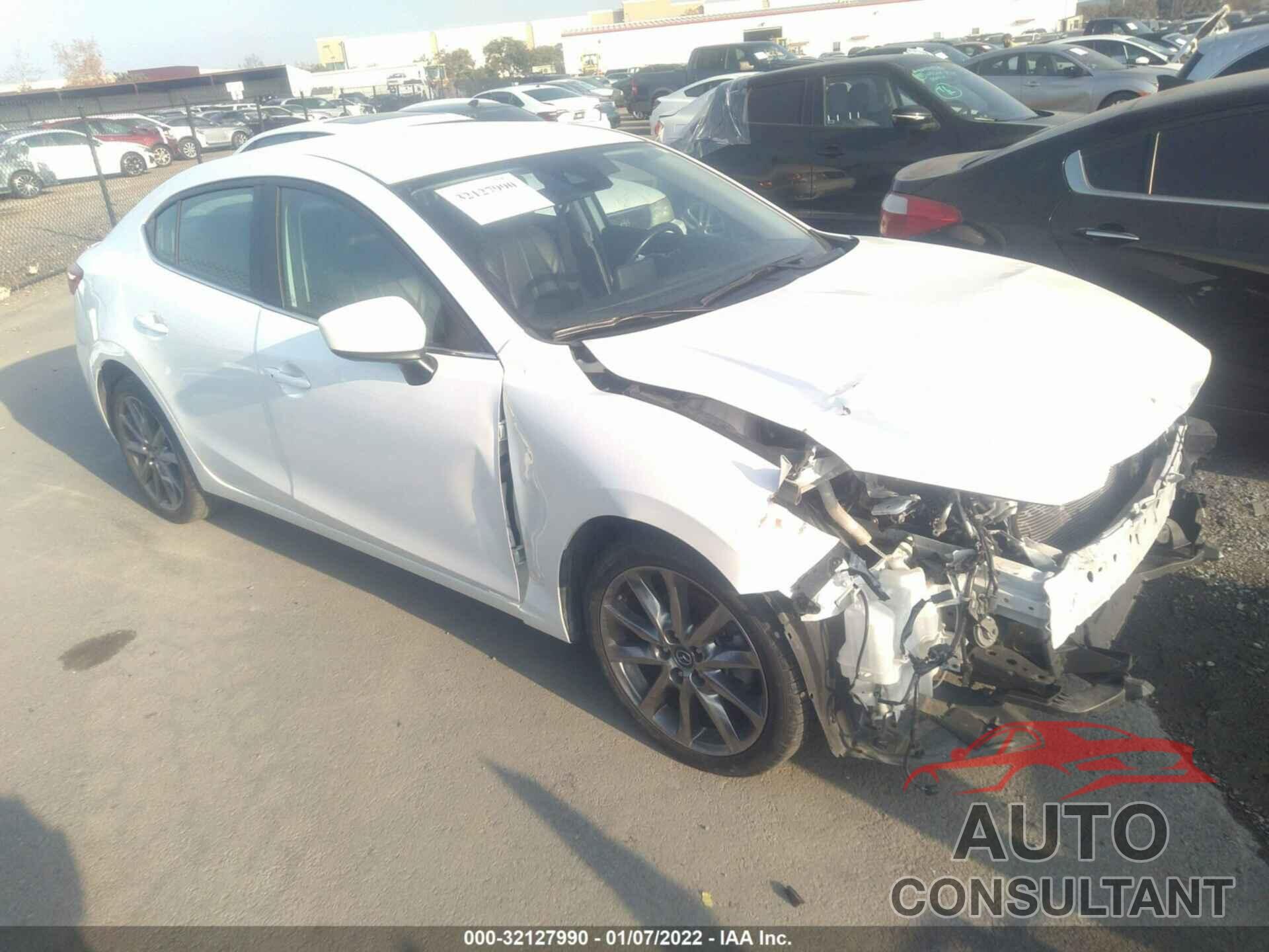 MAZDA MAZDA3 4-DOOR 2018 - 3MZBN1V38JM240413