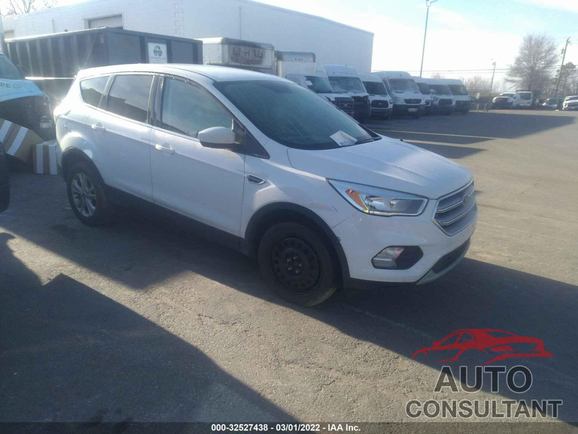 FORD ESCAPE 2017 - 1FMCU0G92HUA62957