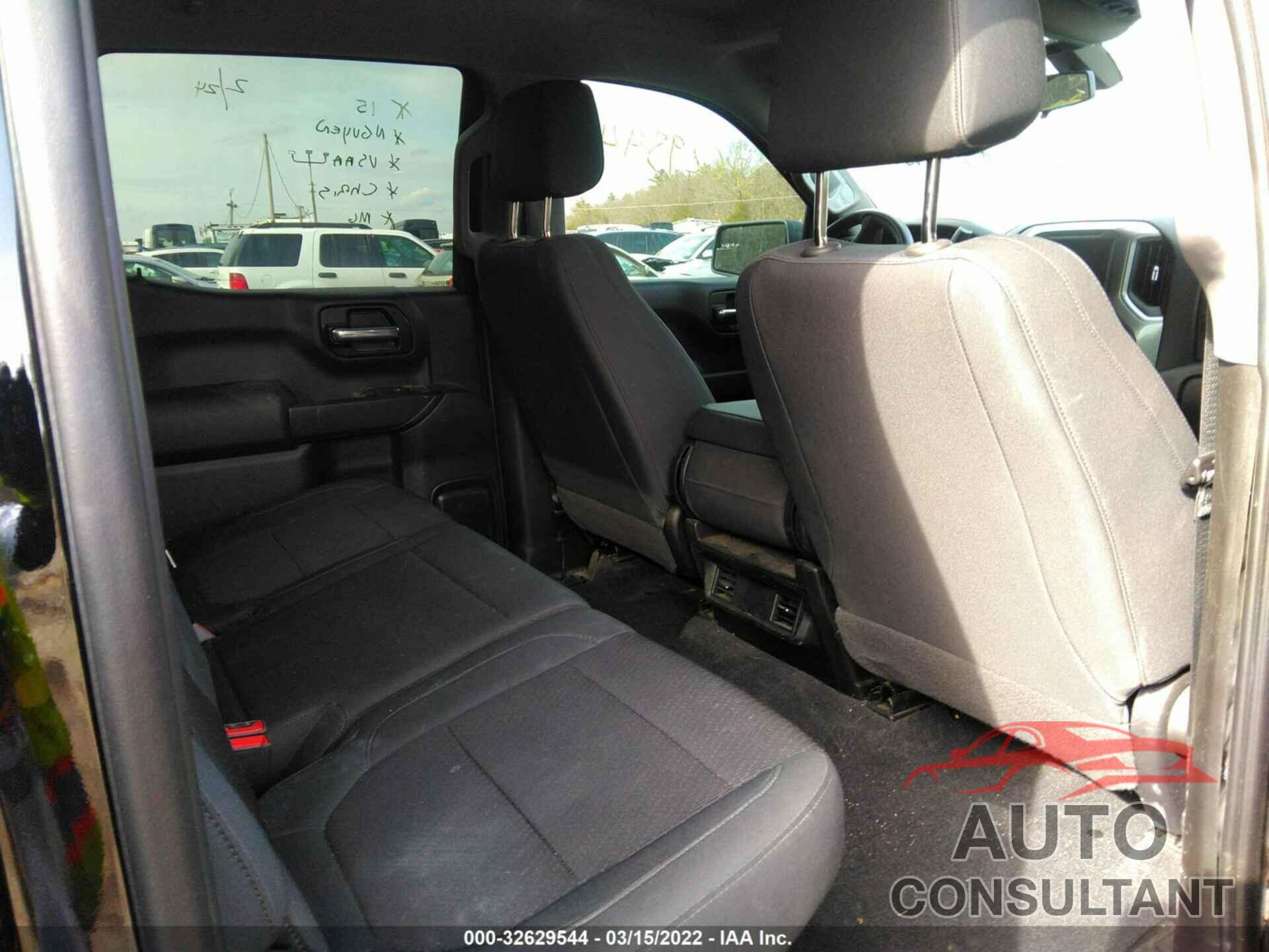 CHEVROLET SILVERADO 1500 2020 - 1GCUYBEF0LZ144831