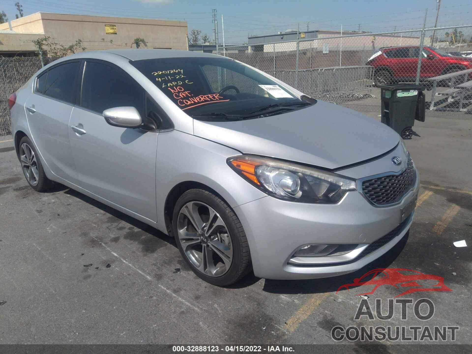 KIA FORTE 2016 - KNAFX4A8XG5451352