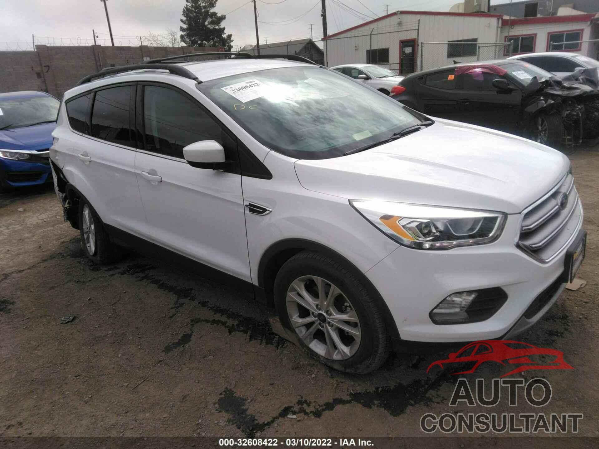 FORD ESCAPE 2017 - 1FMCU0GD8HUD43620