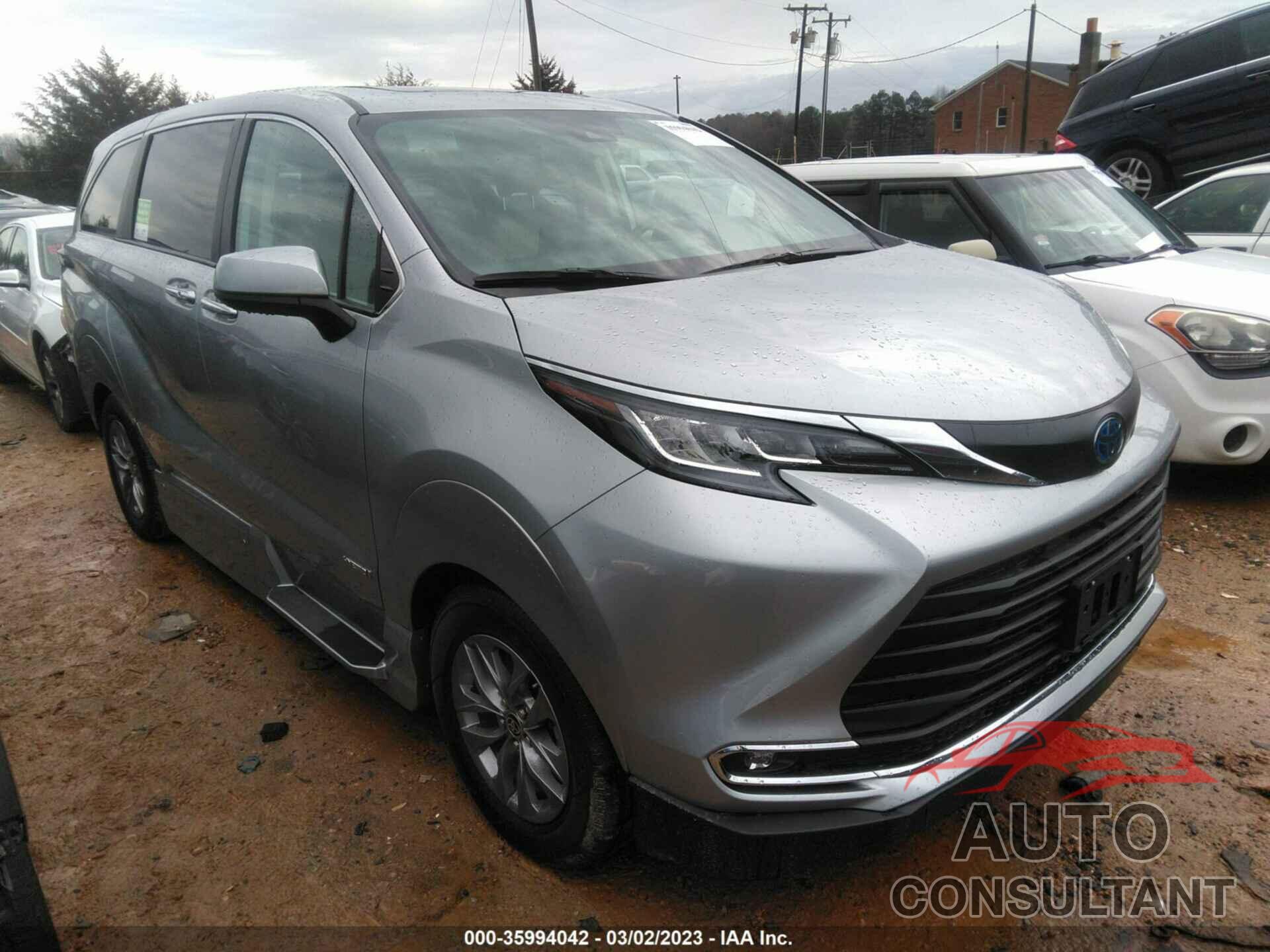 TOYOTA SIENNA 2021 - 5TDYSKFC4MS037842