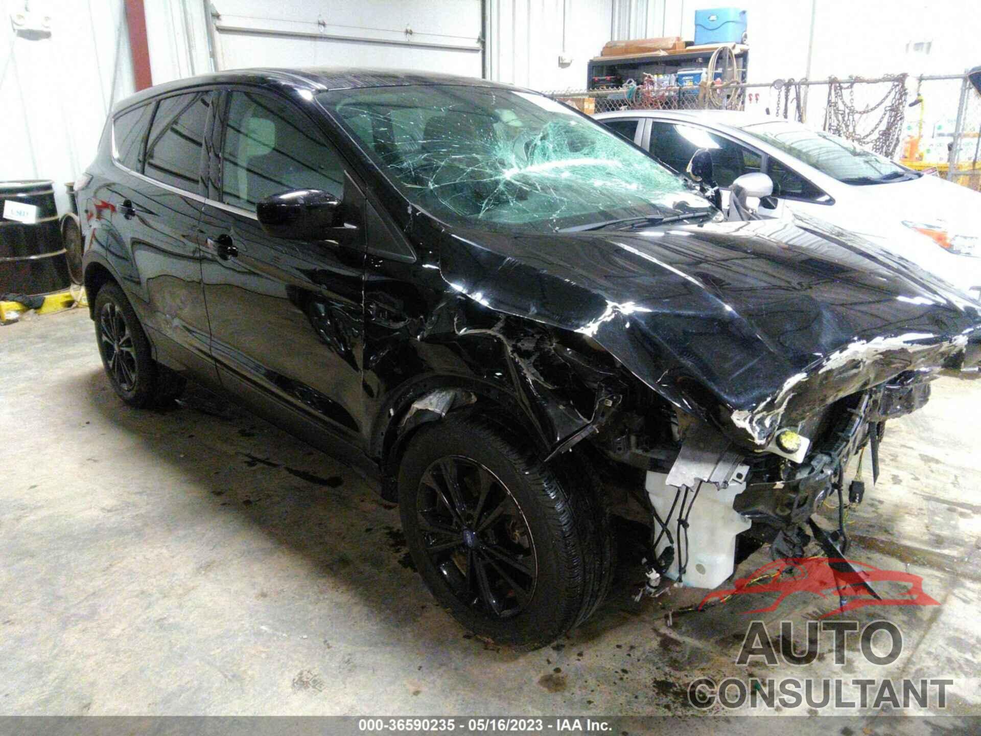 FORD ESCAPE 2017 - 1FMCU9G9XHUC77796