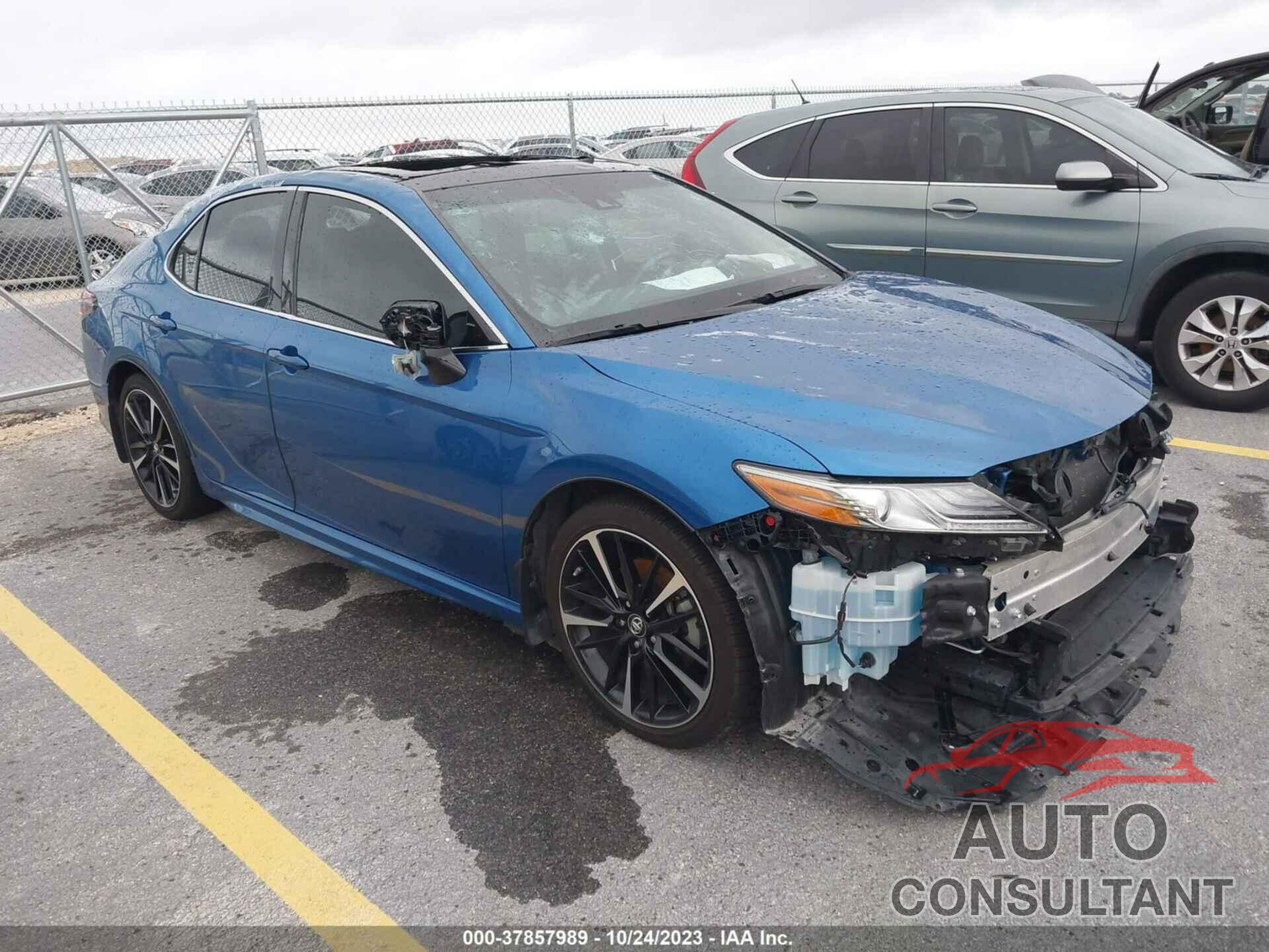 TOYOTA CAMRY 2018 - 4T1B61HK8JU115244