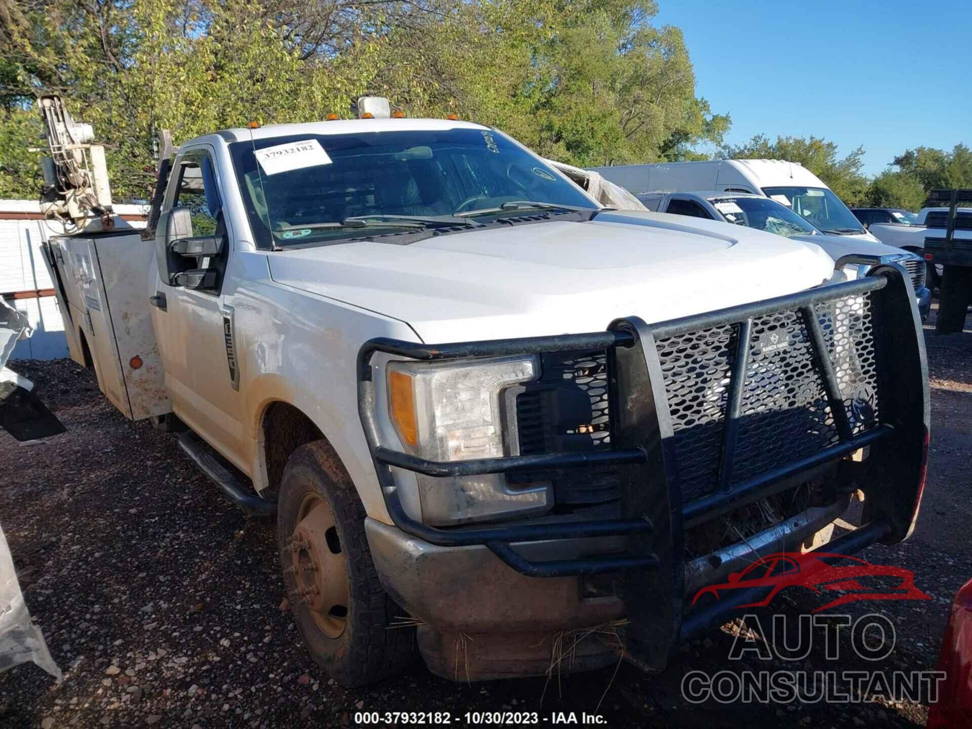 FORD SUPER DUTY F-350 DRW 2017 - 1FDRF3H67HED16991
