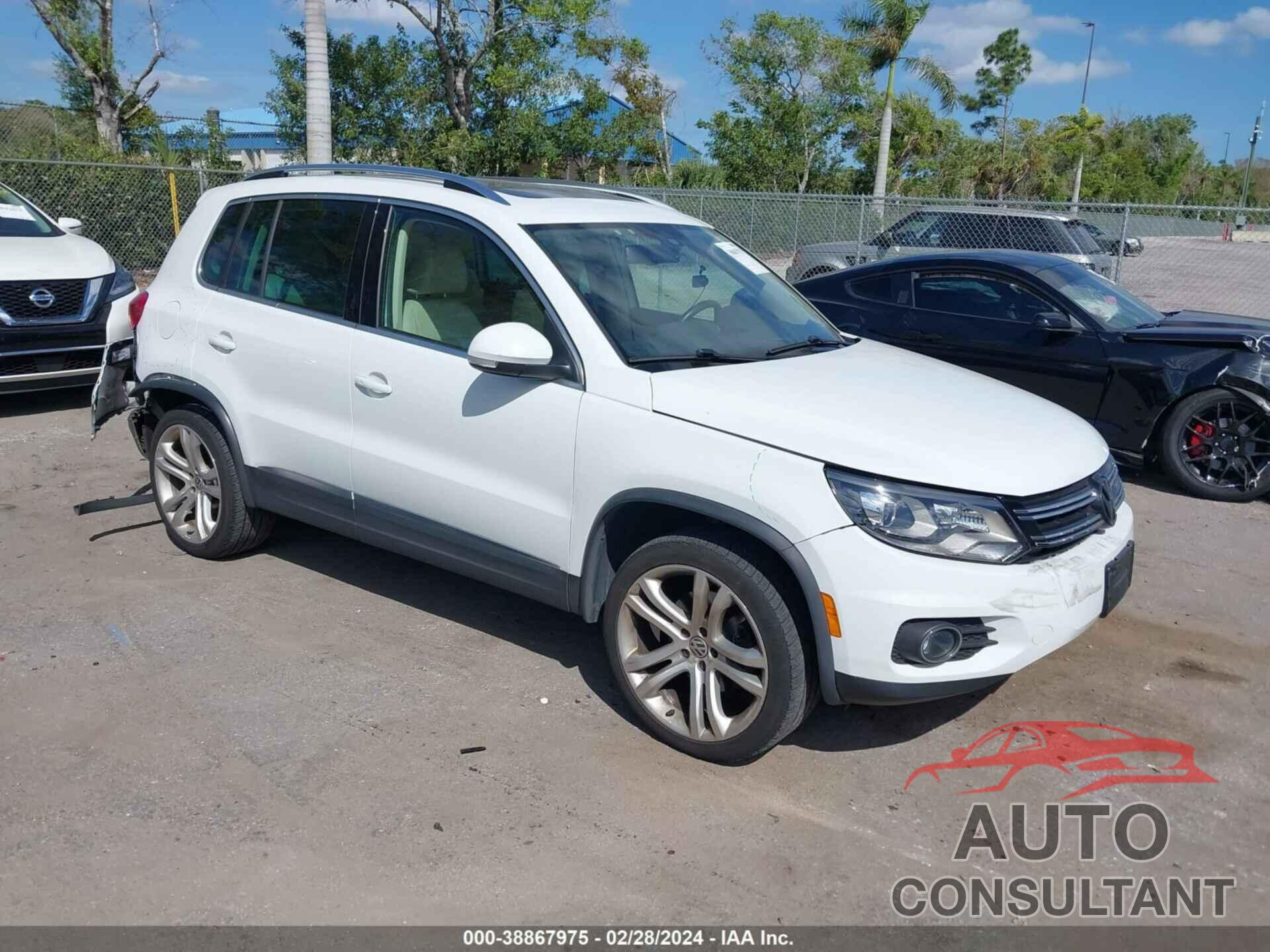 VOLKSWAGEN TIGUAN 2016 - WVGBV7AX3GW603350