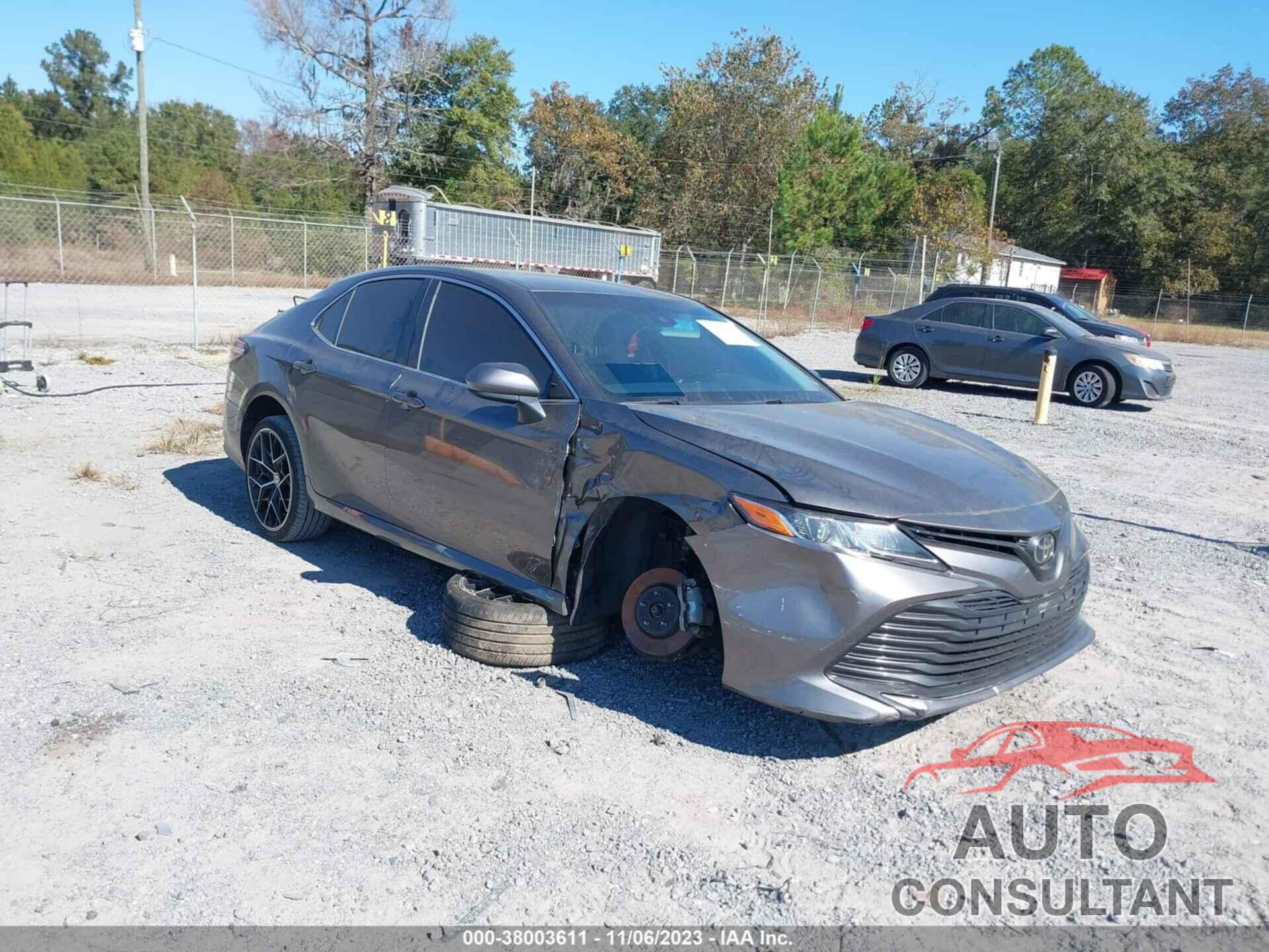 TOYOTA CAMRY 2018 - 4T1B11HK8JU584820