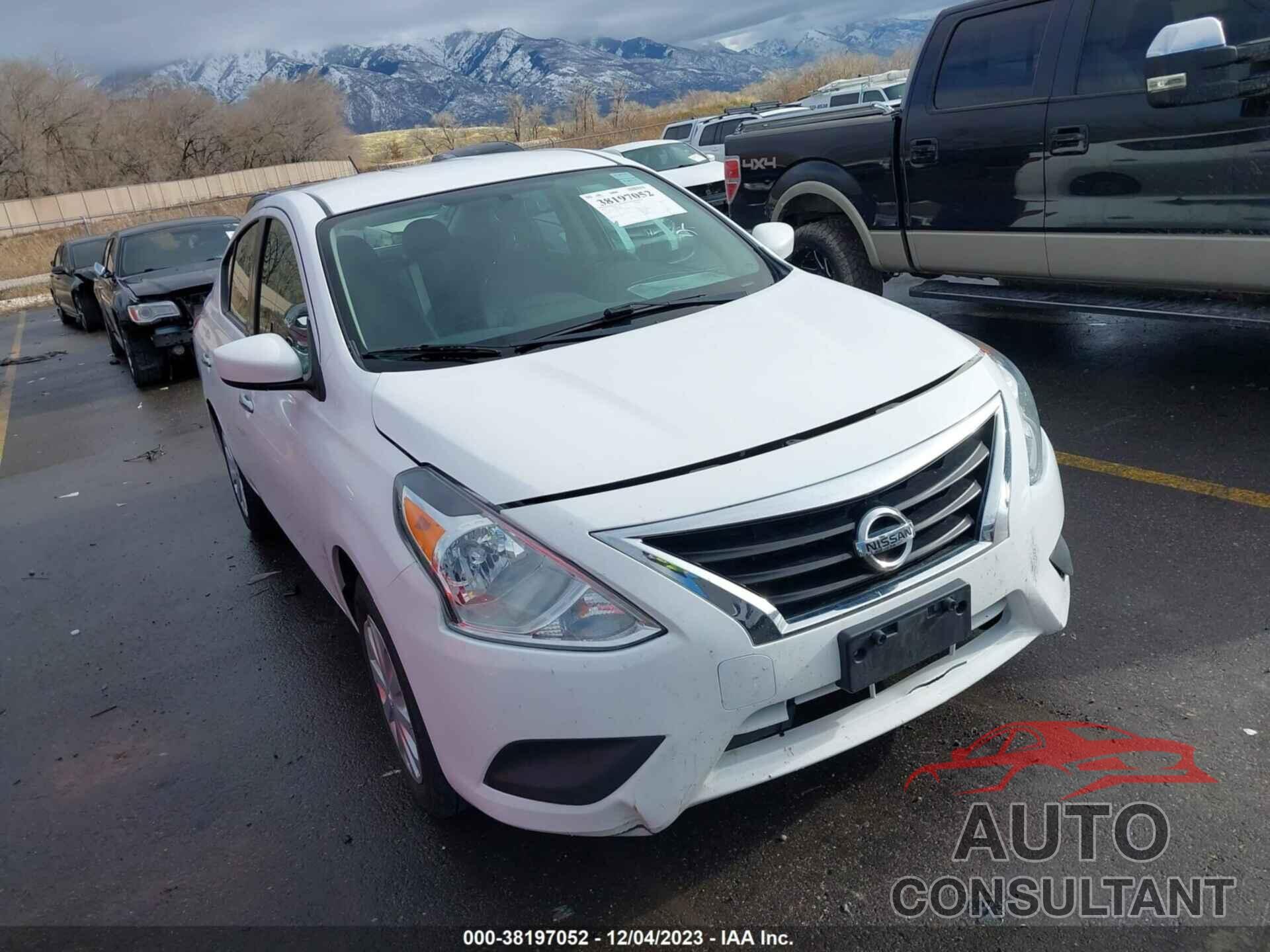 NISSAN VERSA 2019 - 3N1CN7APXKL868521