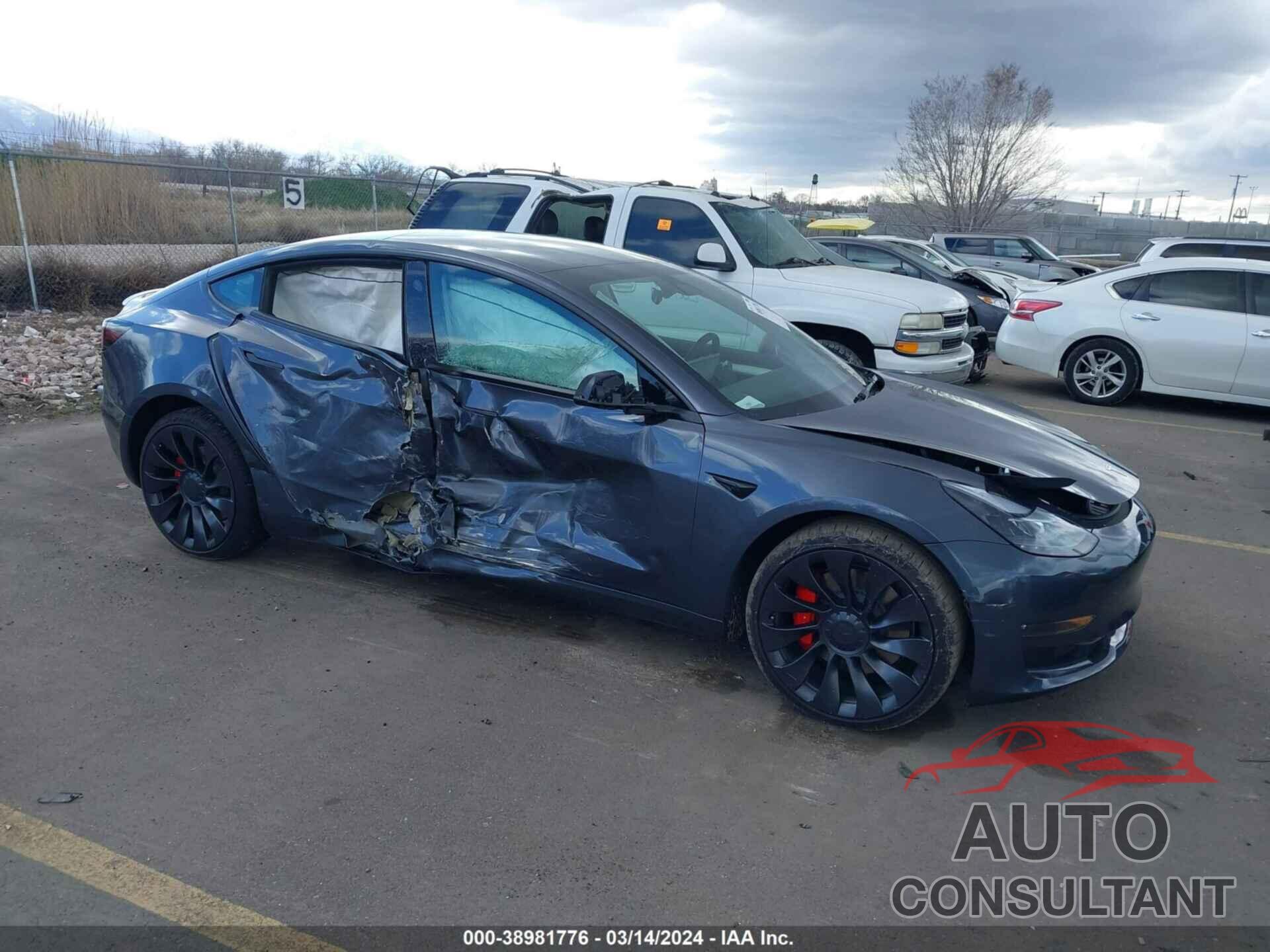 TESLA MODEL 3 2023 - 5YJ3E1EC9PF670472