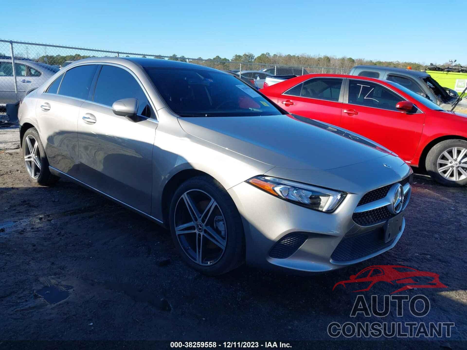 MERCEDES-BENZ A 220 2021 - W1K3G4FB2MJ282639