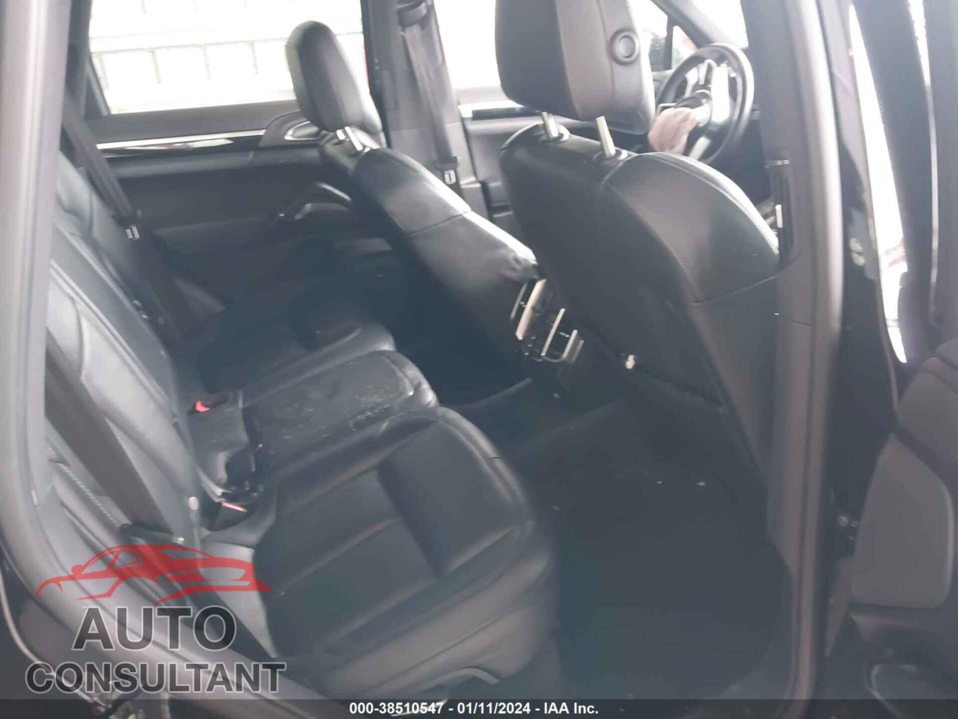 PORSCHE CAYENNE 2016 - WP1AA2A21GLA03624