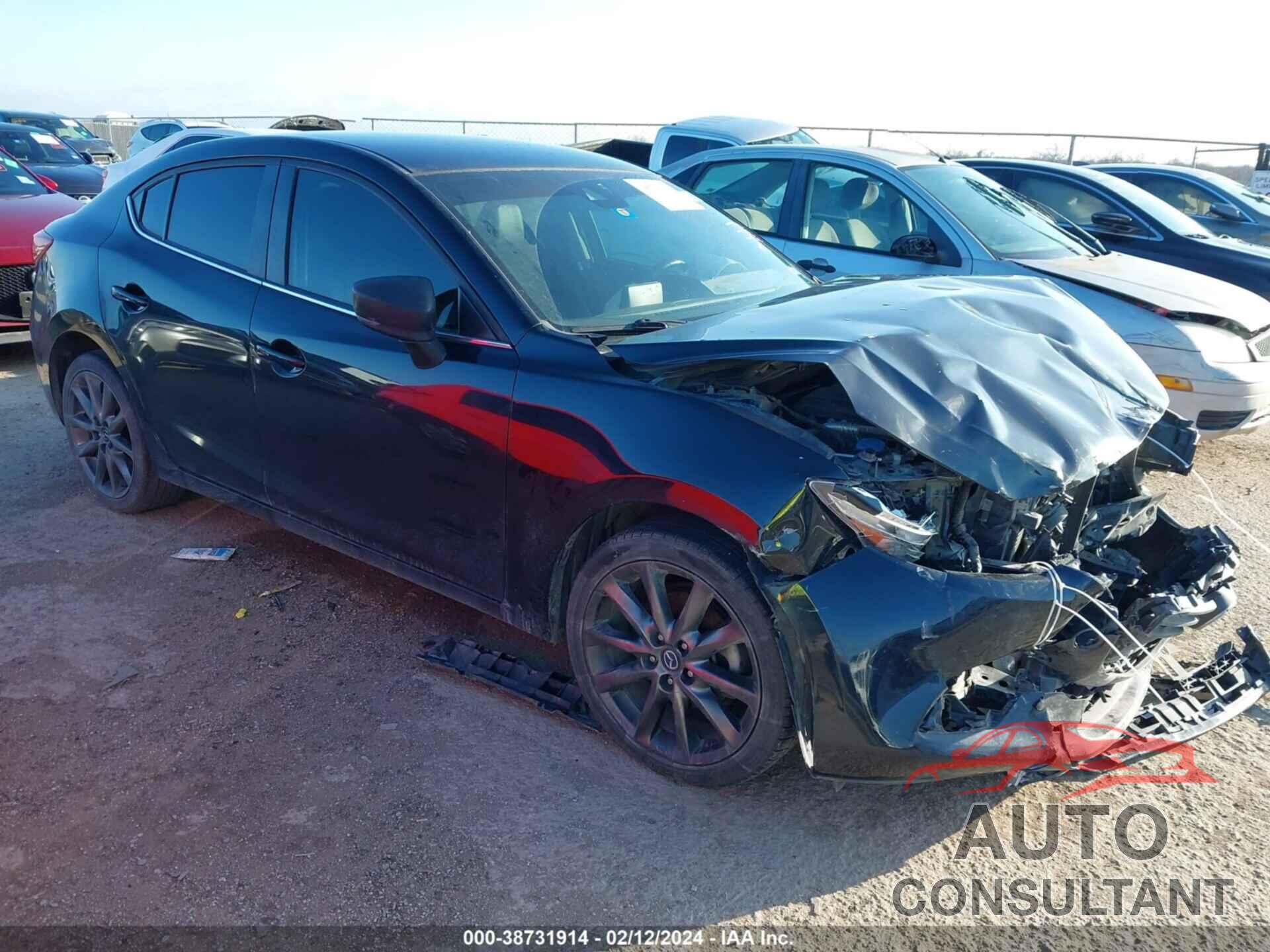 MAZDA 3 2018 - 3MZBN1V32JM183111