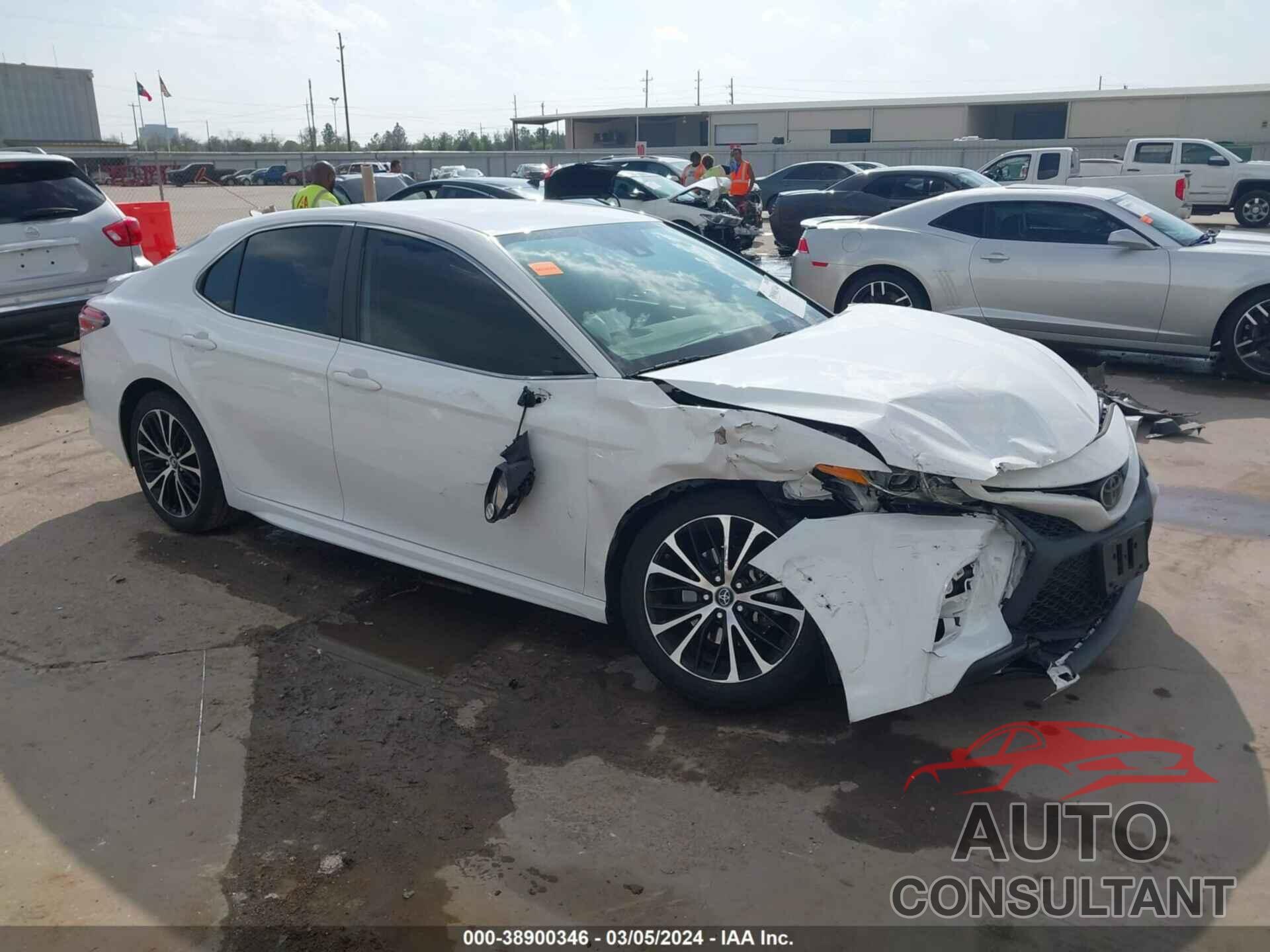 TOYOTA CAMRY 2019 - 4T1B11HK5KU215401