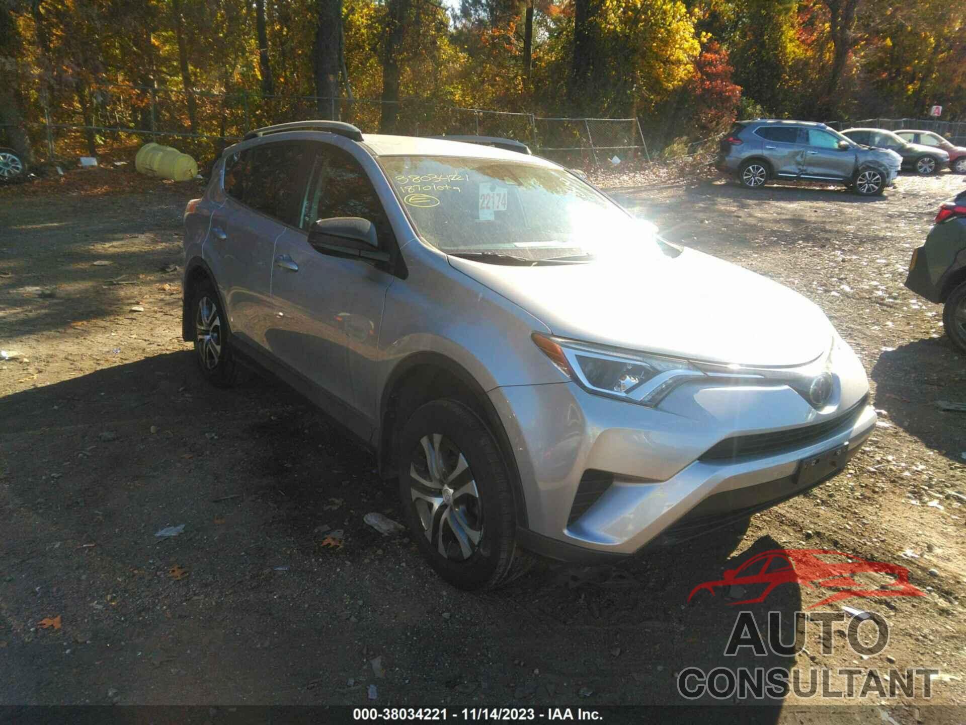 TOYOTA RAV4 2018 - 2T3BFREV2JW857904